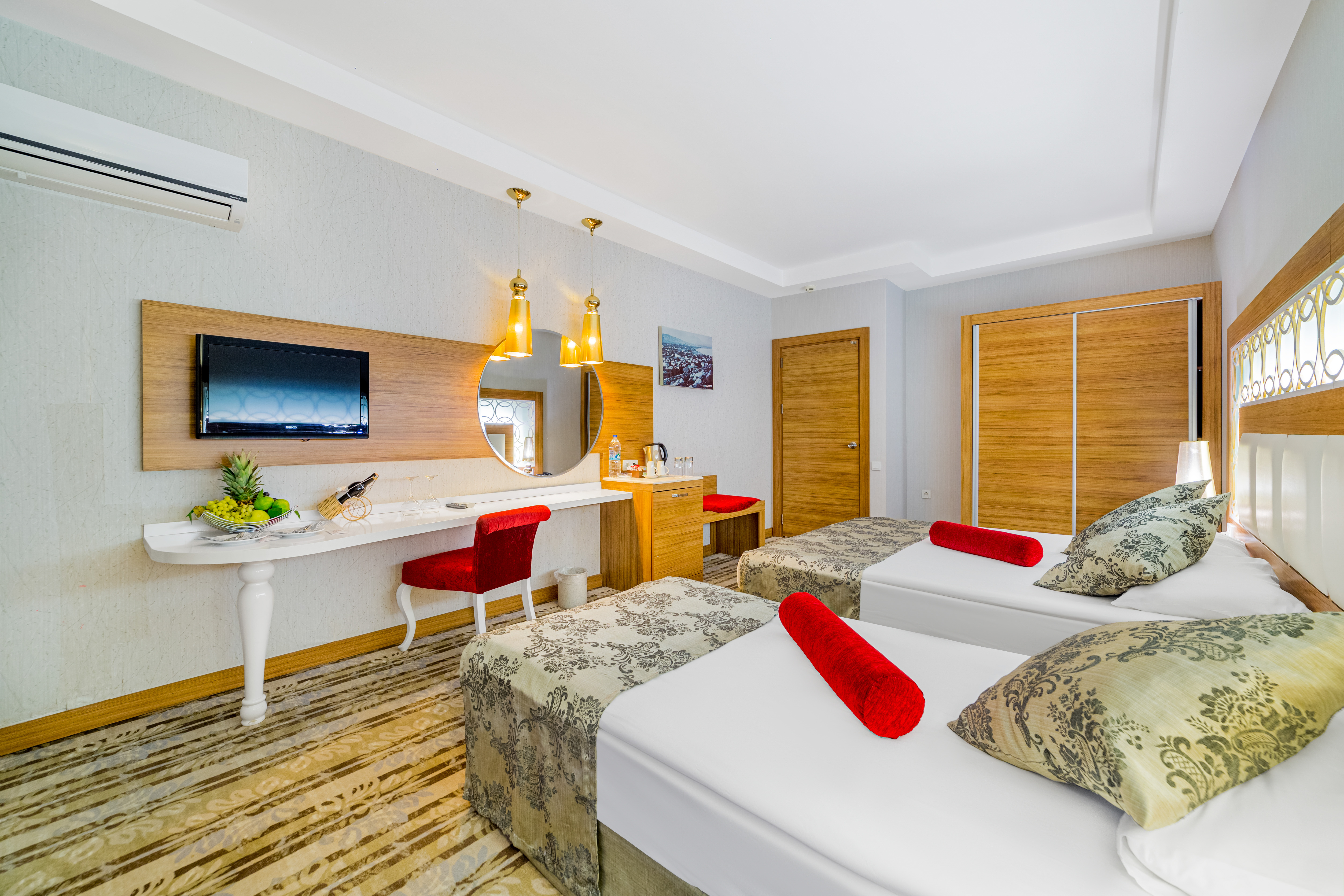Main Building Family Room 2 Bedrooms 4