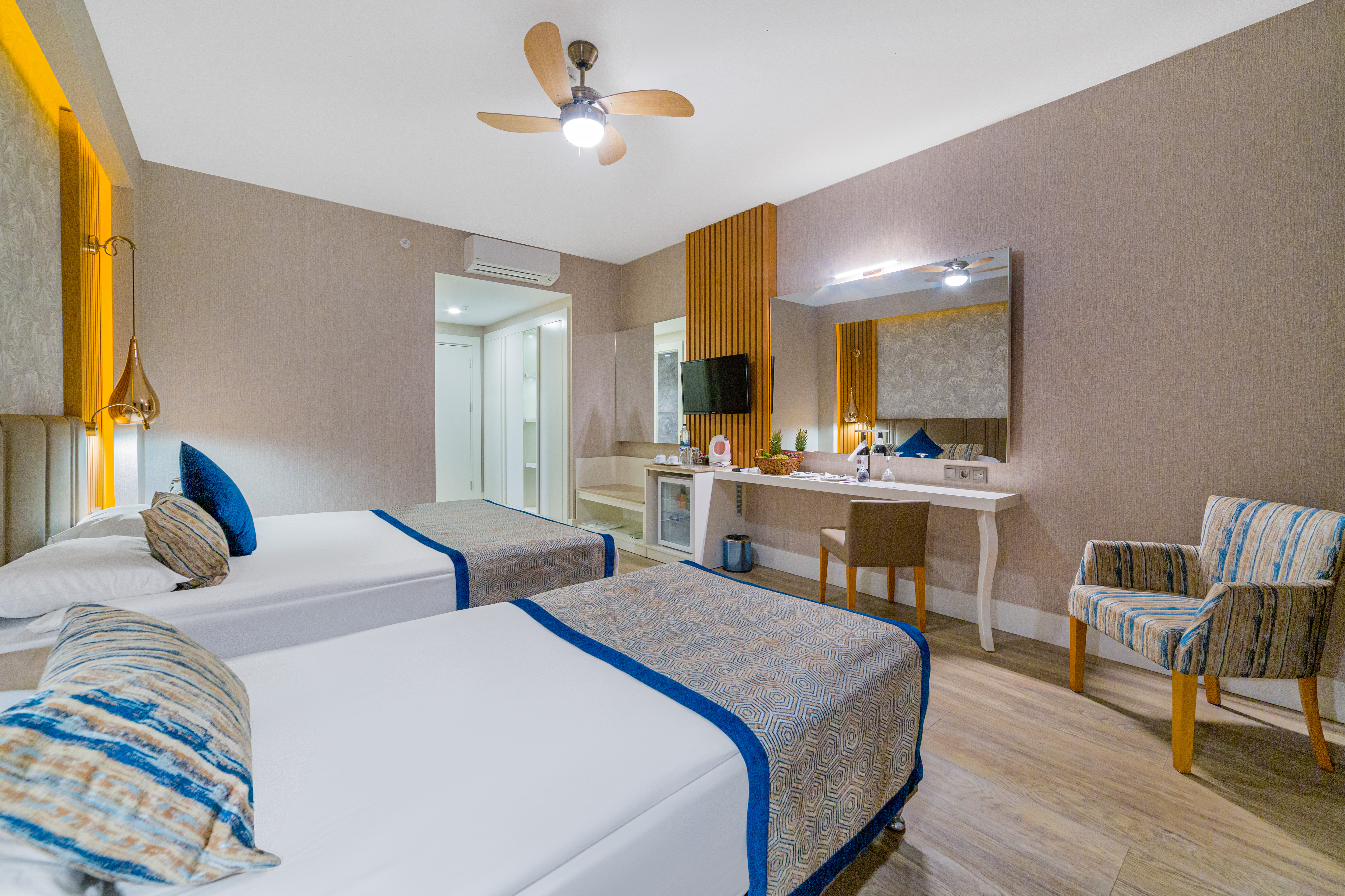 Coral Room 3