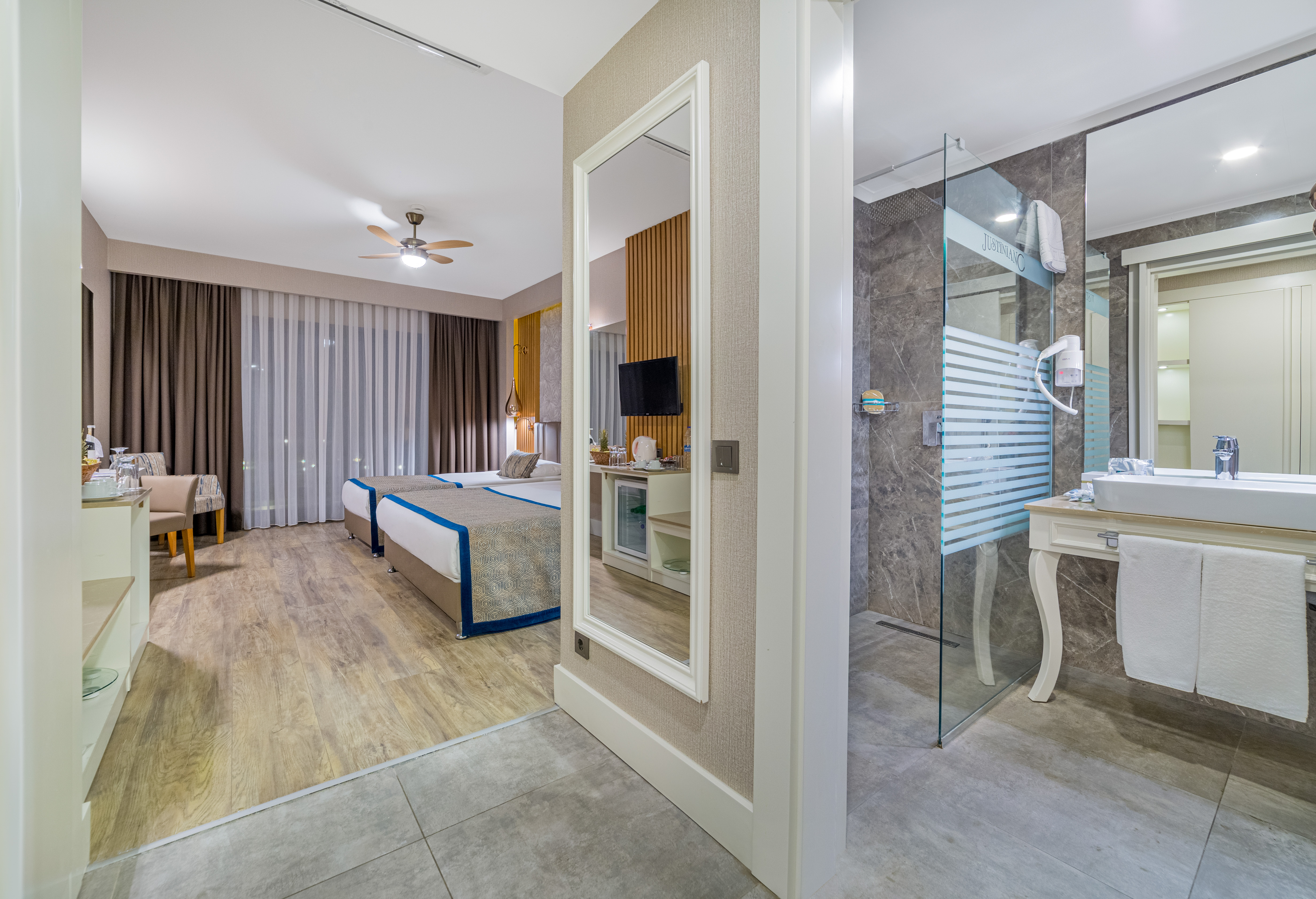 Coral Room 4