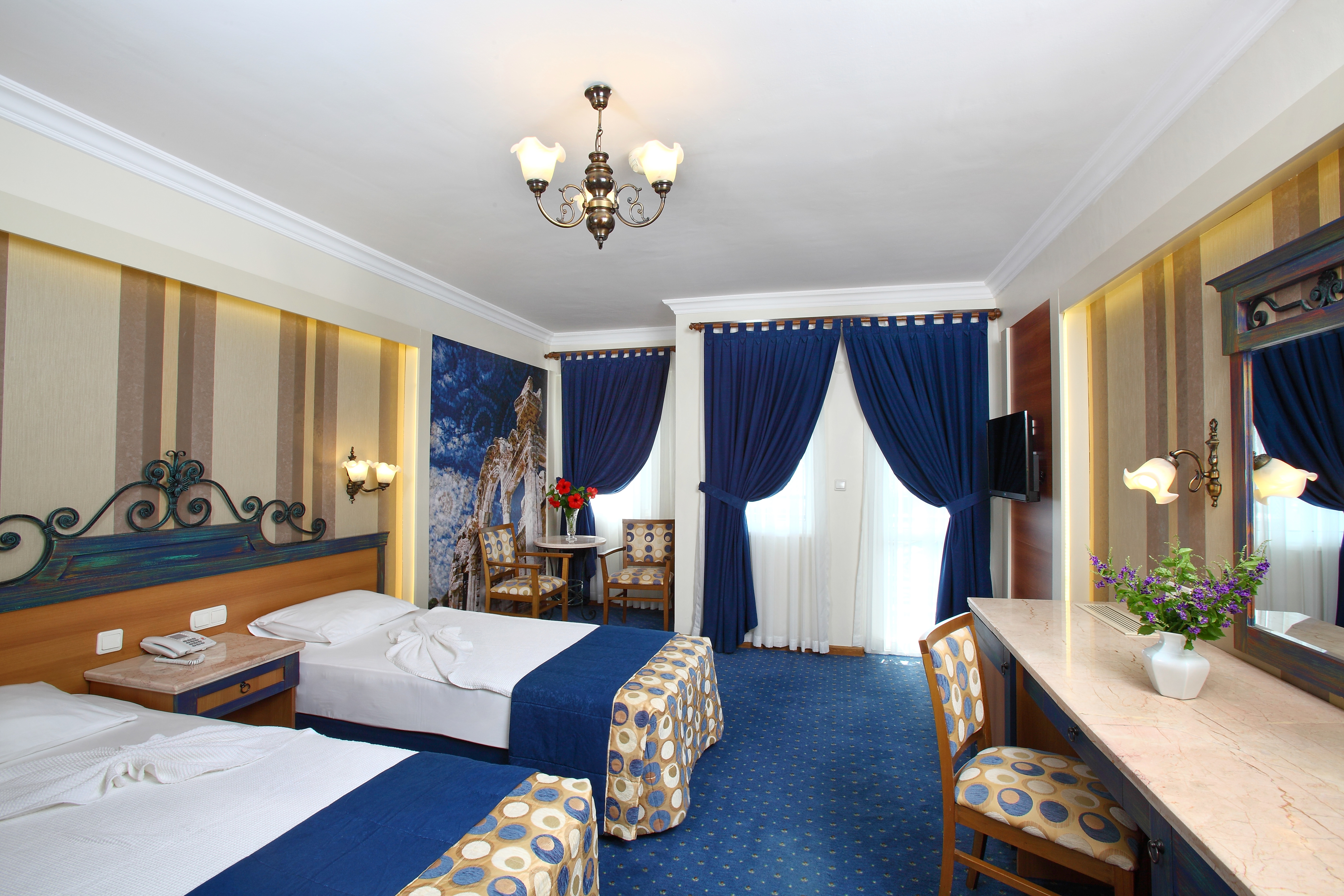 Coral Room Standard Land View 1