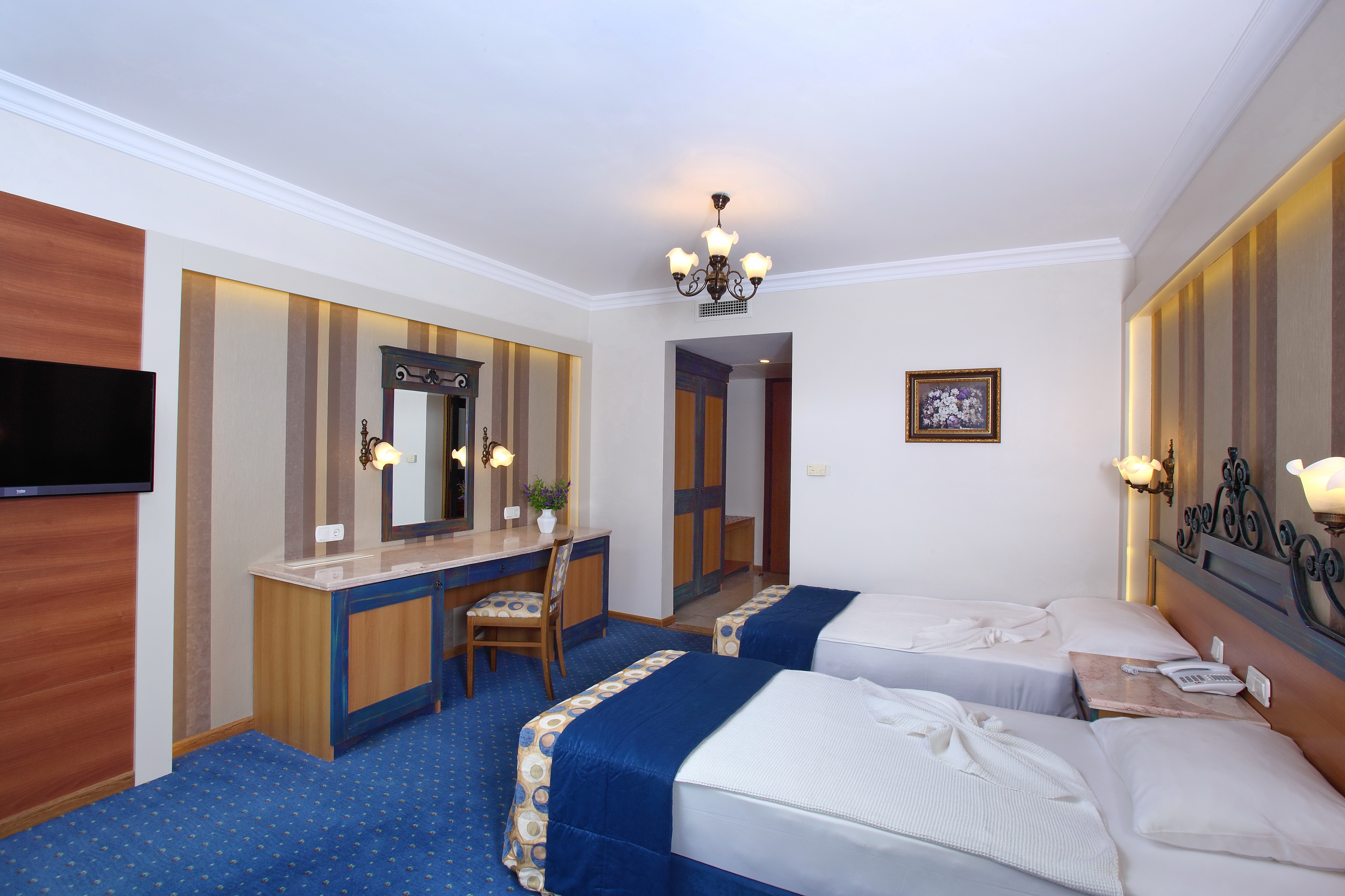 Coral Room Standard Land View 2