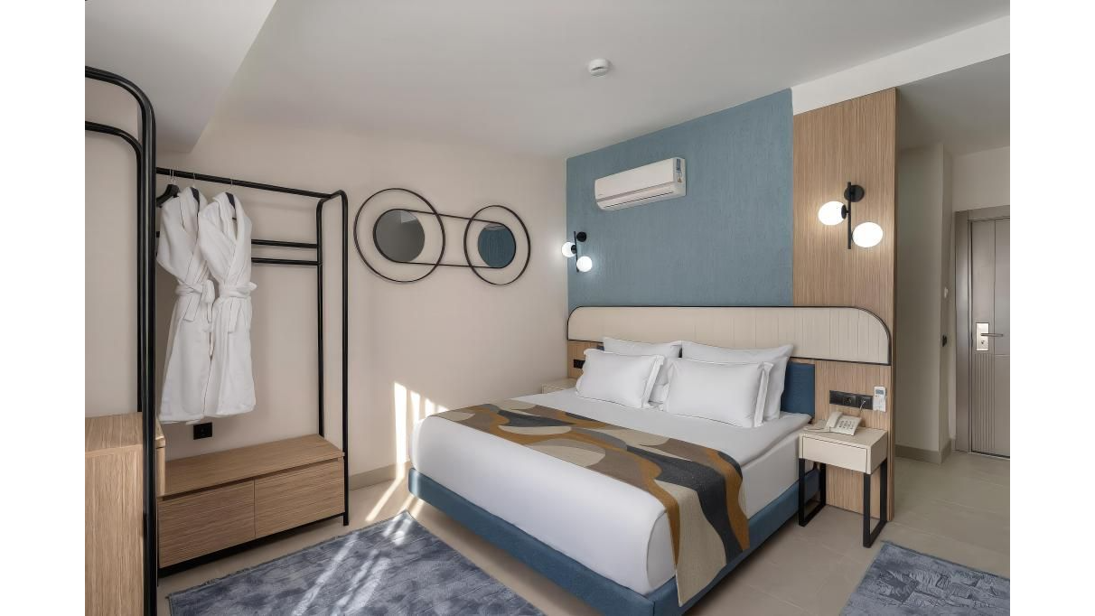 Standard Room with Balcony 1