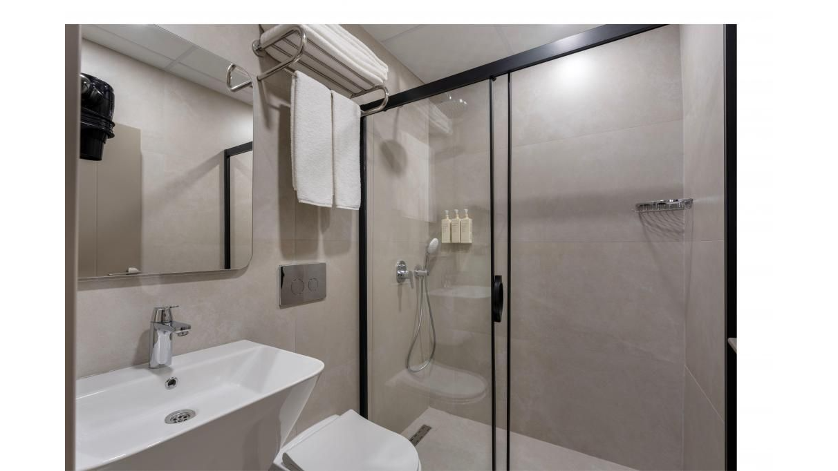Standard Room with Balcony 2