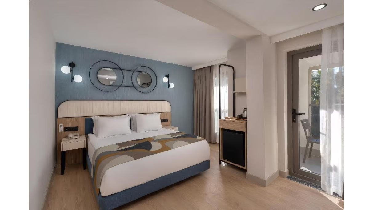 Standard Room with Balcony 3