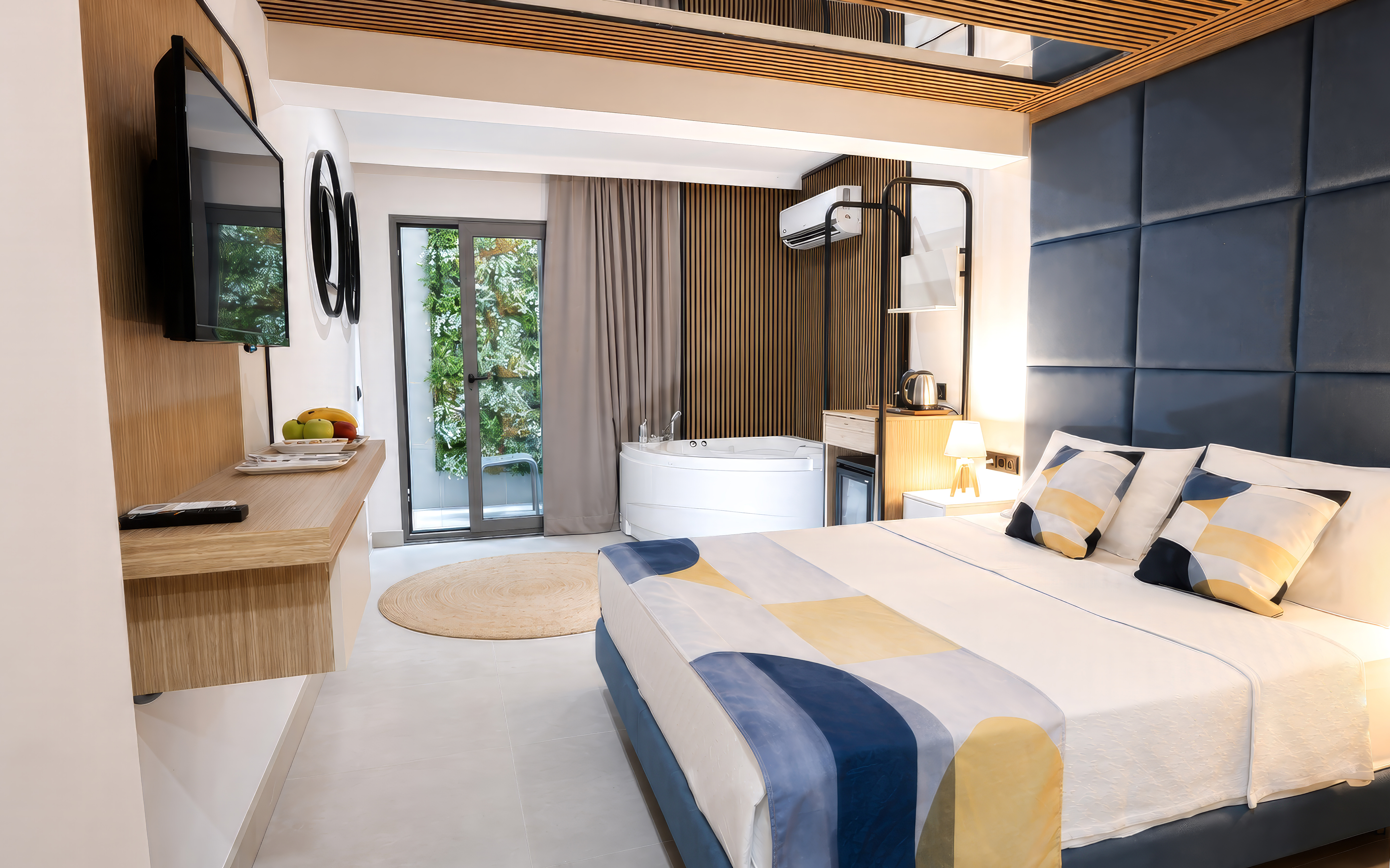 Room with a Jacuzzi - Private Access 3