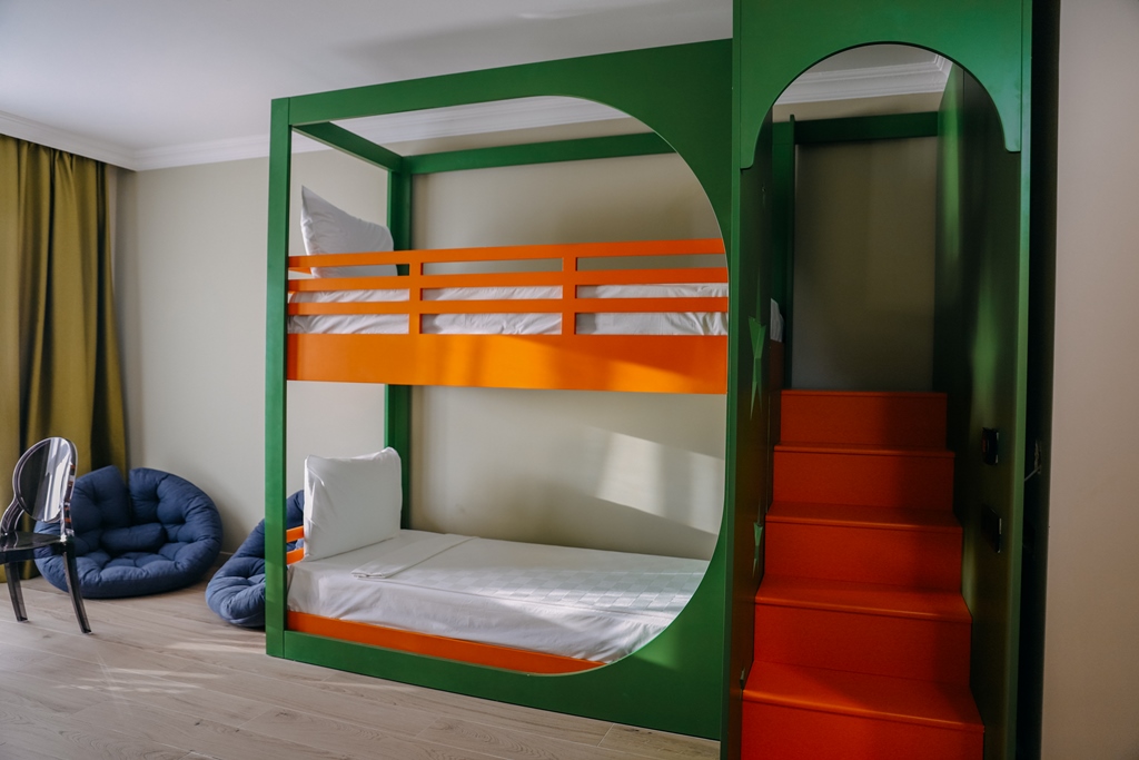 Family Suite 2