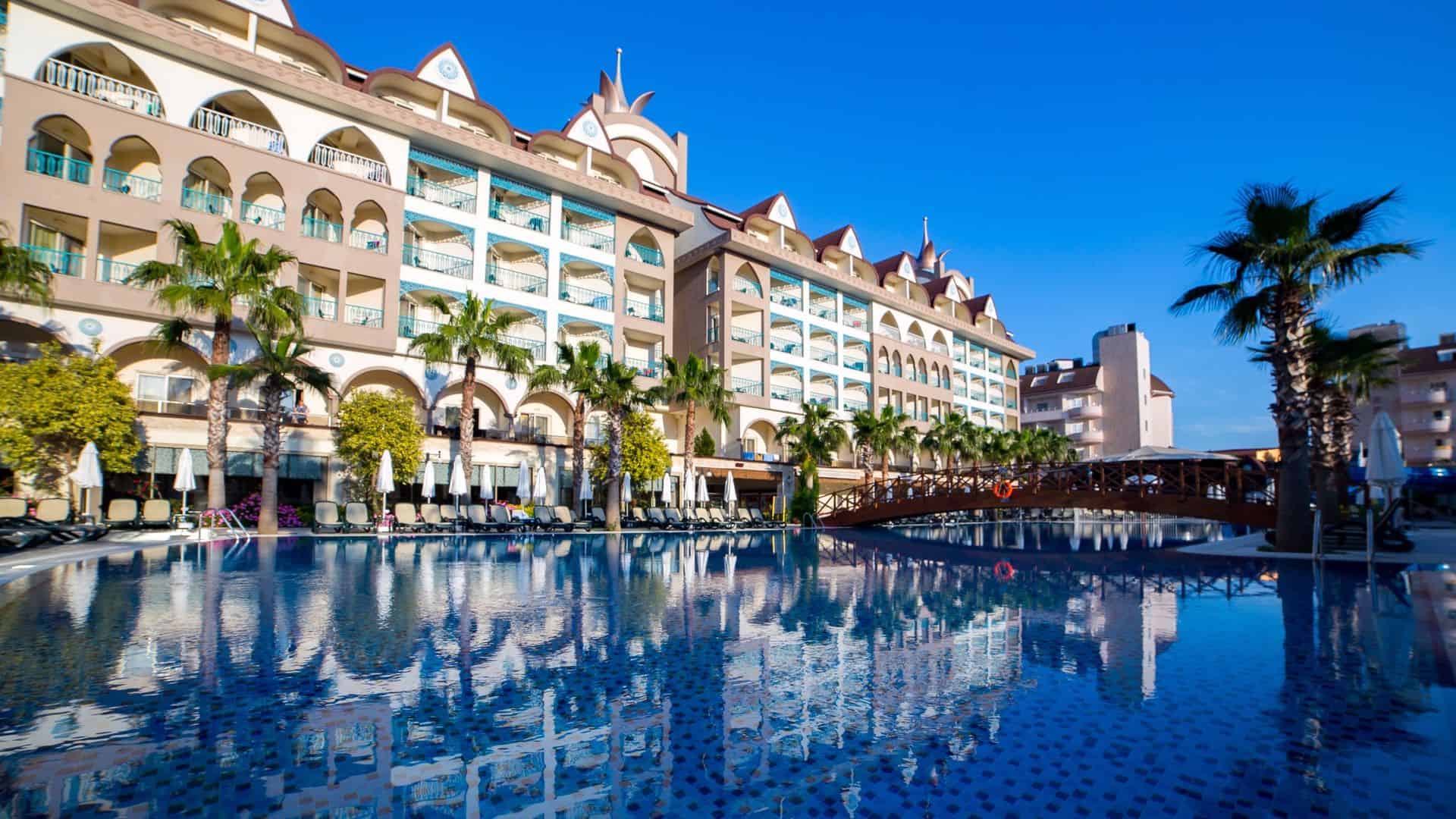 Side Crown Palace Hotel