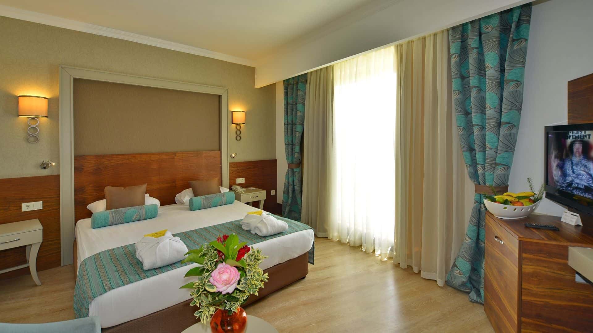 Deluxe Room Pool View With Terace 1