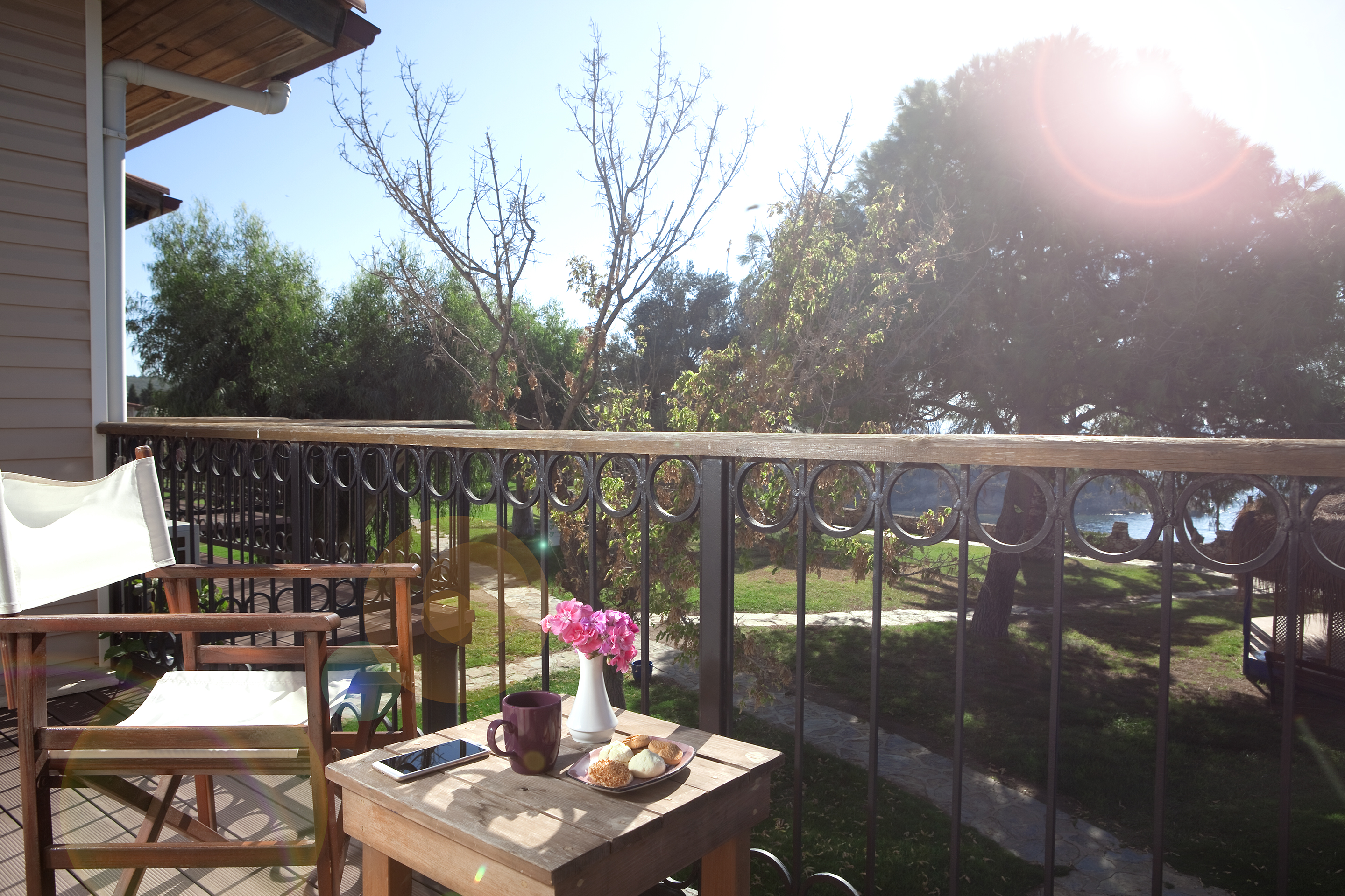 Family Room Land View 4