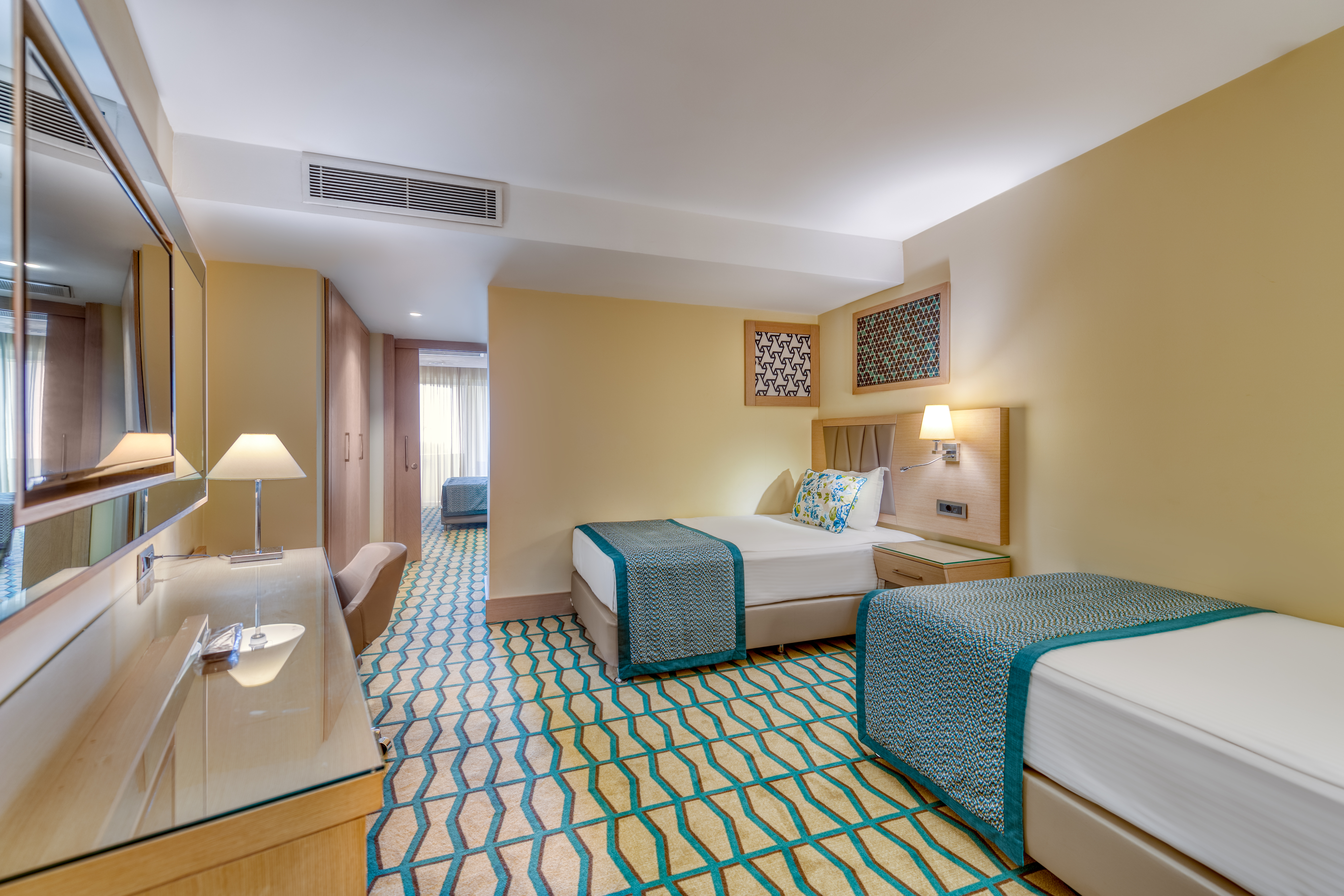 Deluxe Junior Suite 4