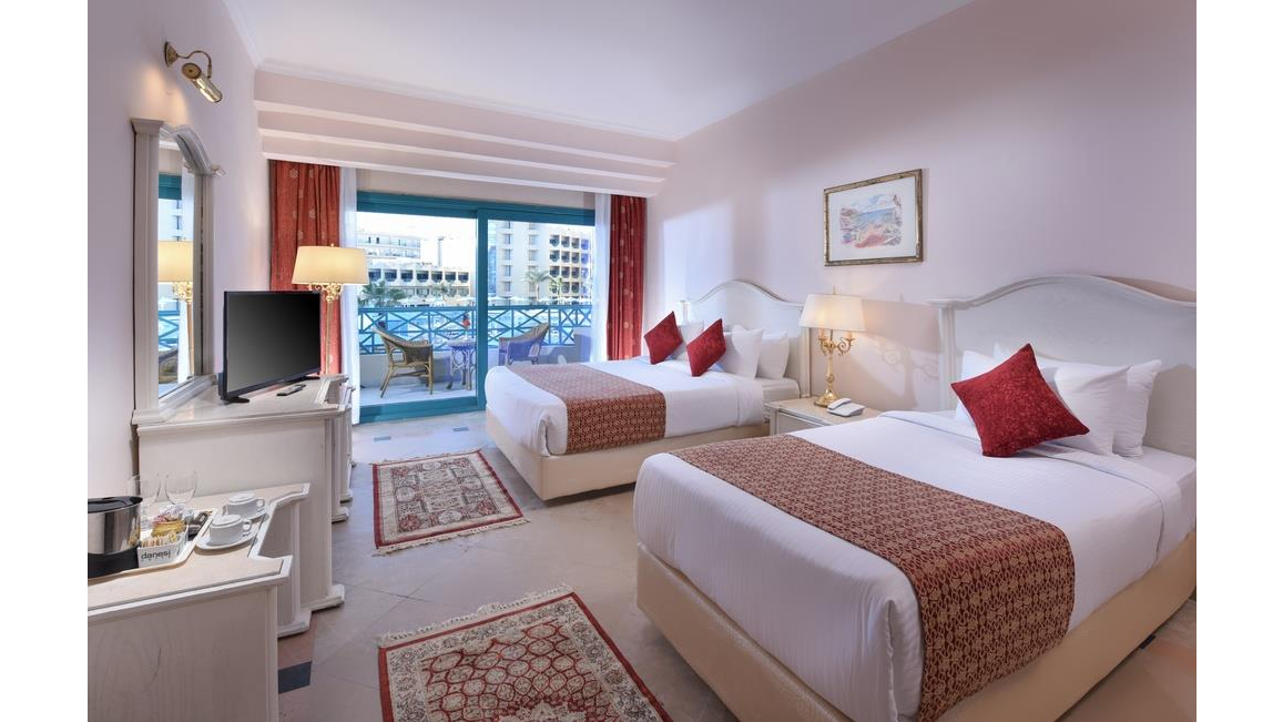 Room Standard Poolview 1