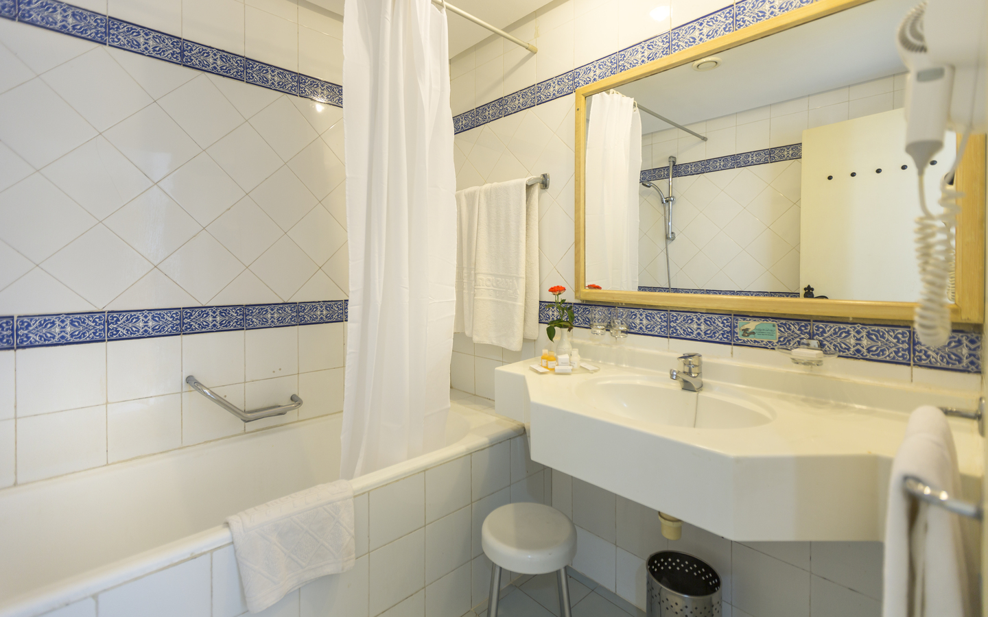 Room Standard with balcony or terrace 2