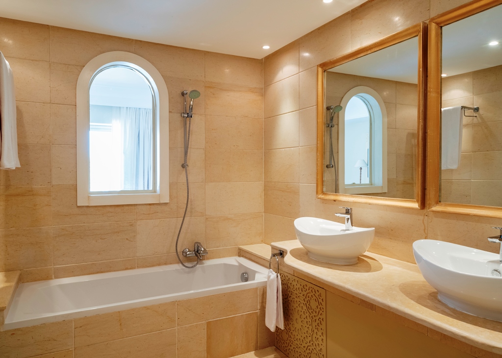 Deluxe Suite 2