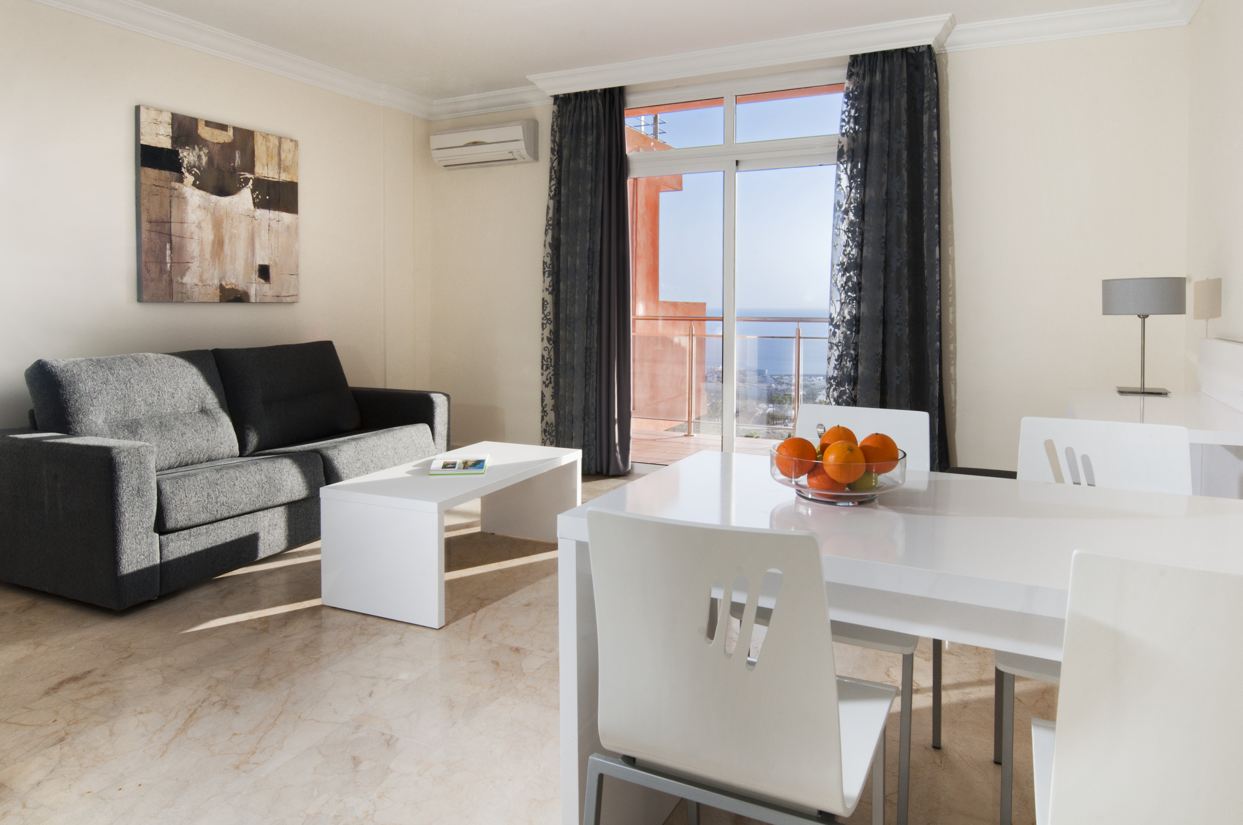 1 Bedroom Apartment (Balcony Or Terrace) 2