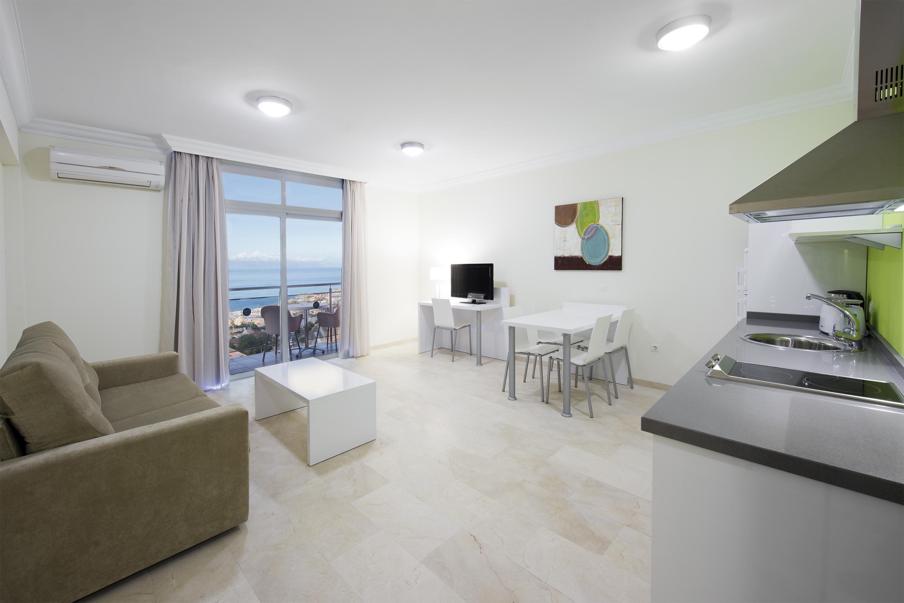 1 Bedroom Apartment (Balcony Or Terrace) 3