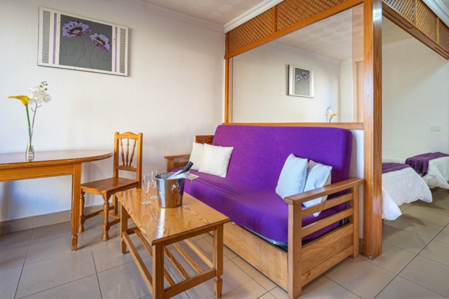 Standard Studio (Balcony) 3