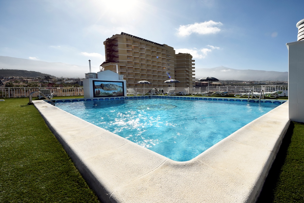 Skyview Hotel By Livvo