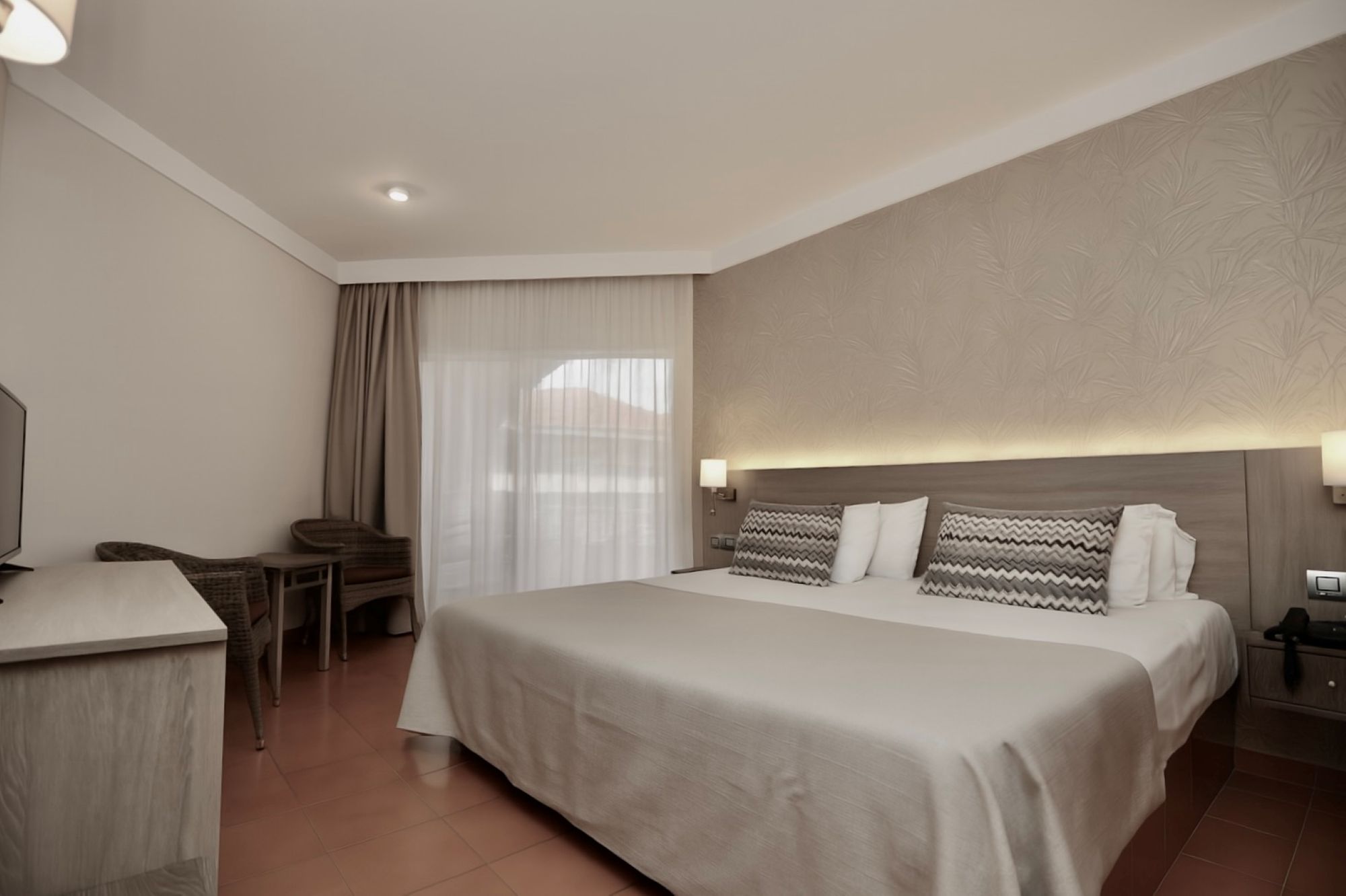 Double Standard Room Single Use With Balcony Or Terrace 3