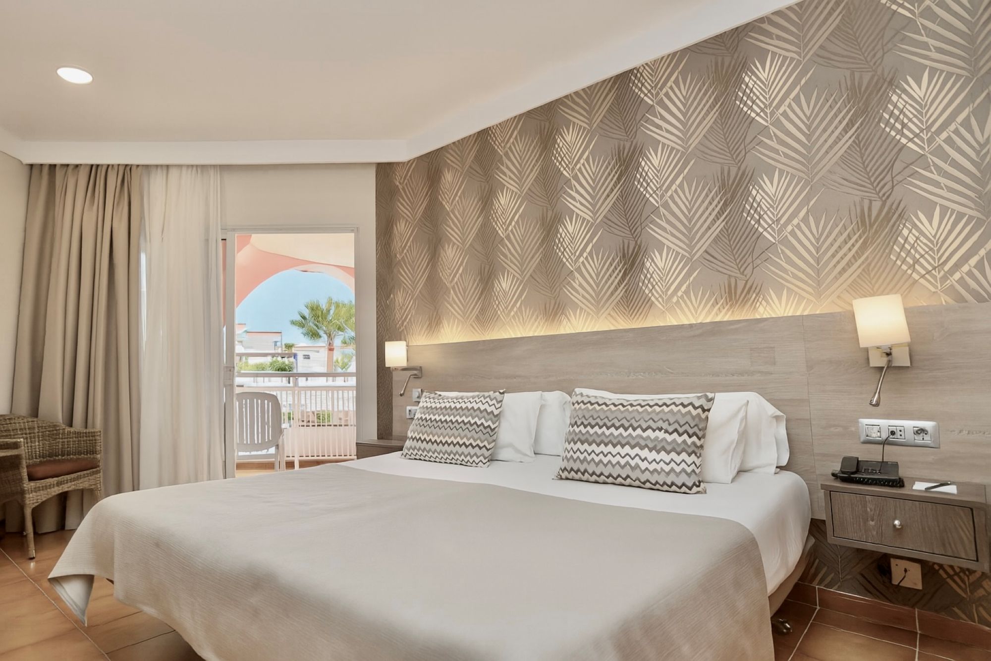 Double Standard Room Pool View Single Use With Balcony Or Terrace 2