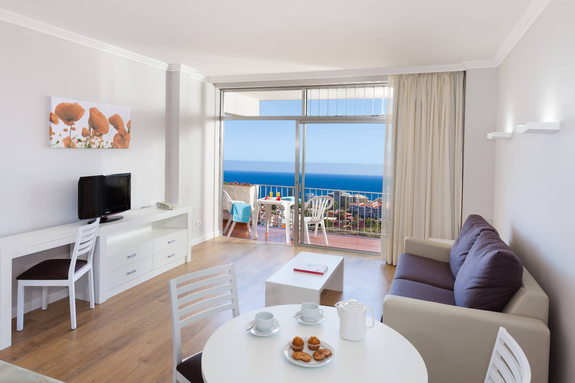Apartment Separate Bedroom And Studio Comunicating Balcony Or Terrace 2