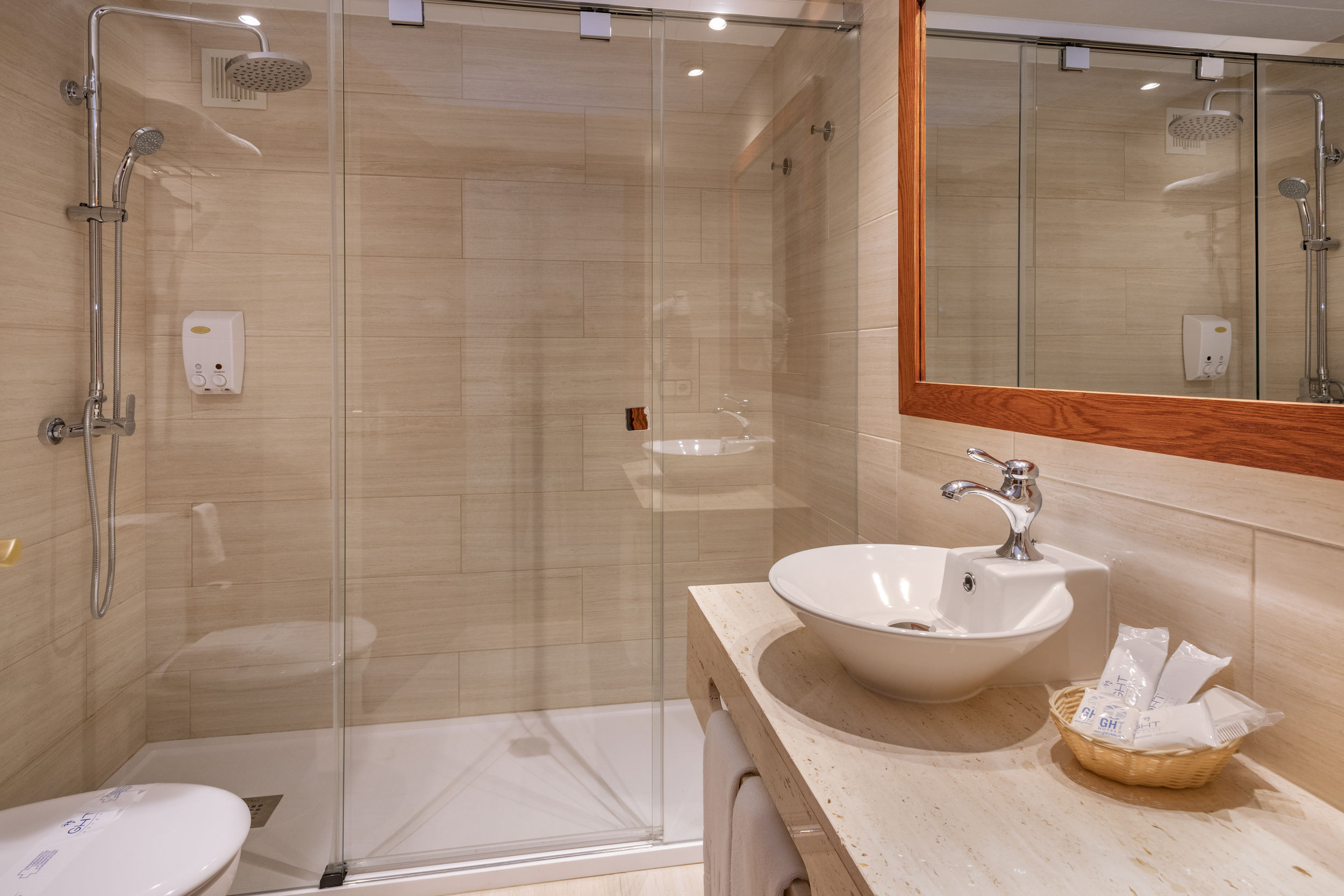Double Room With Balcony 1