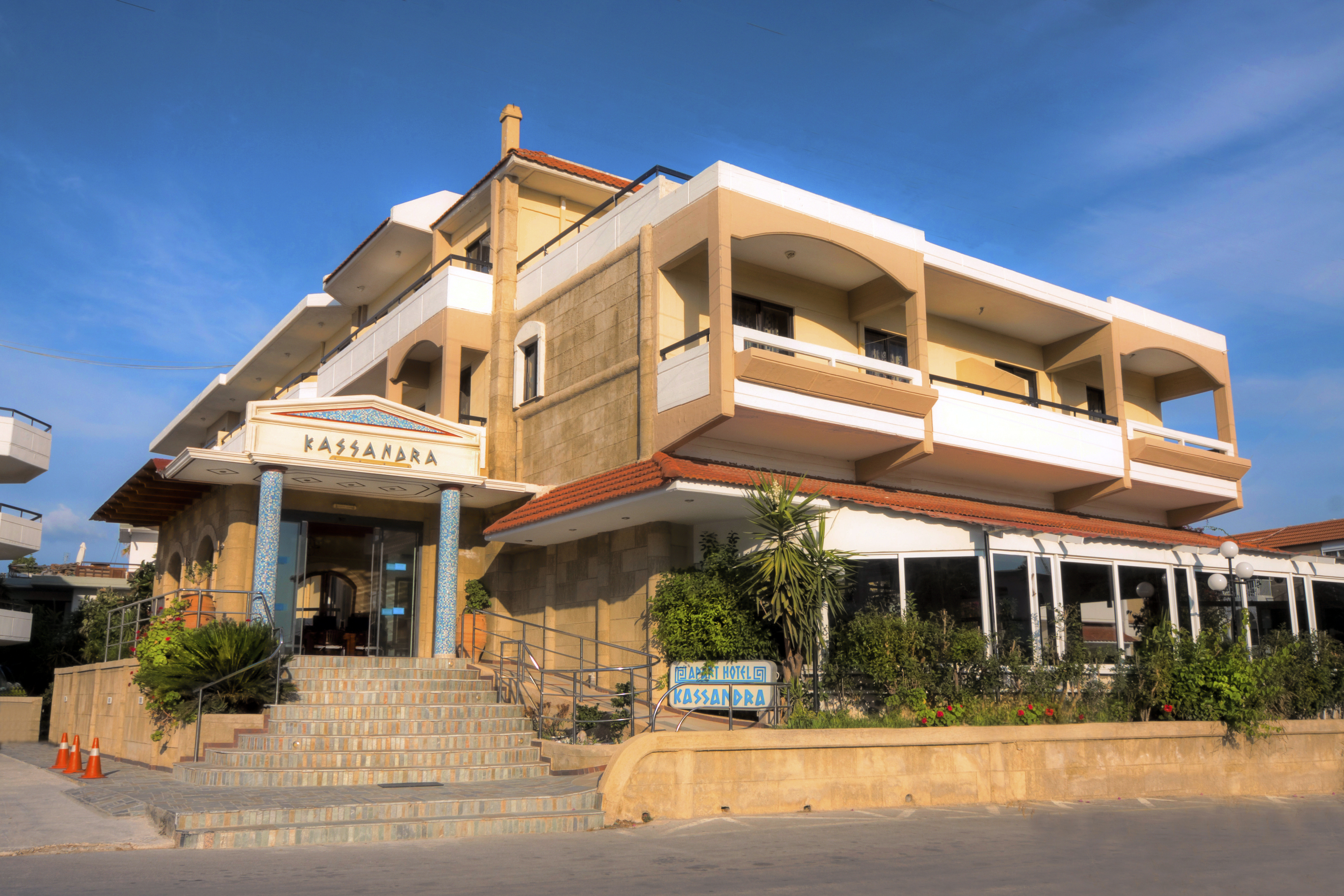 Kassandra Family Aparthotel