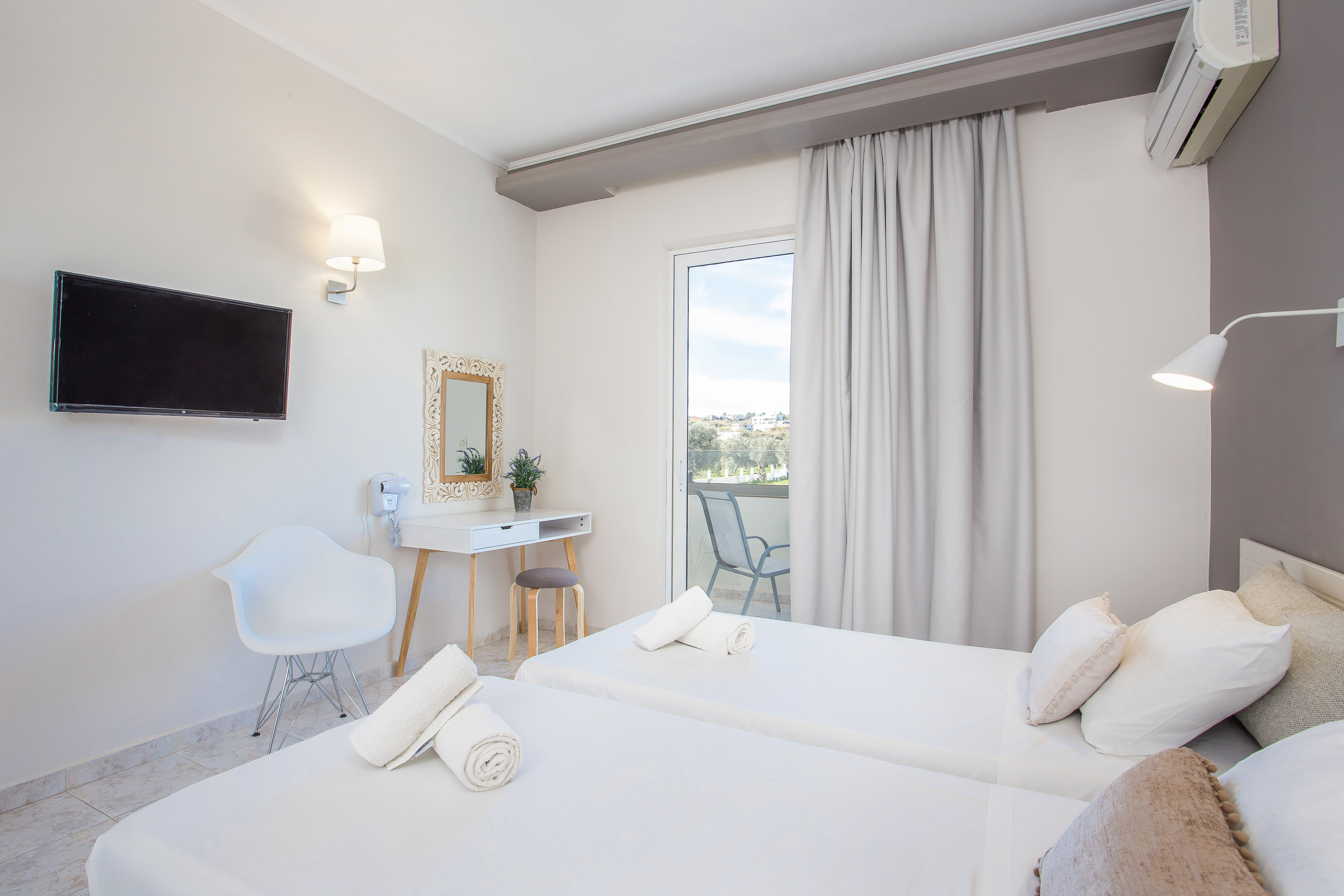 Standard Double Room with Balcony 2