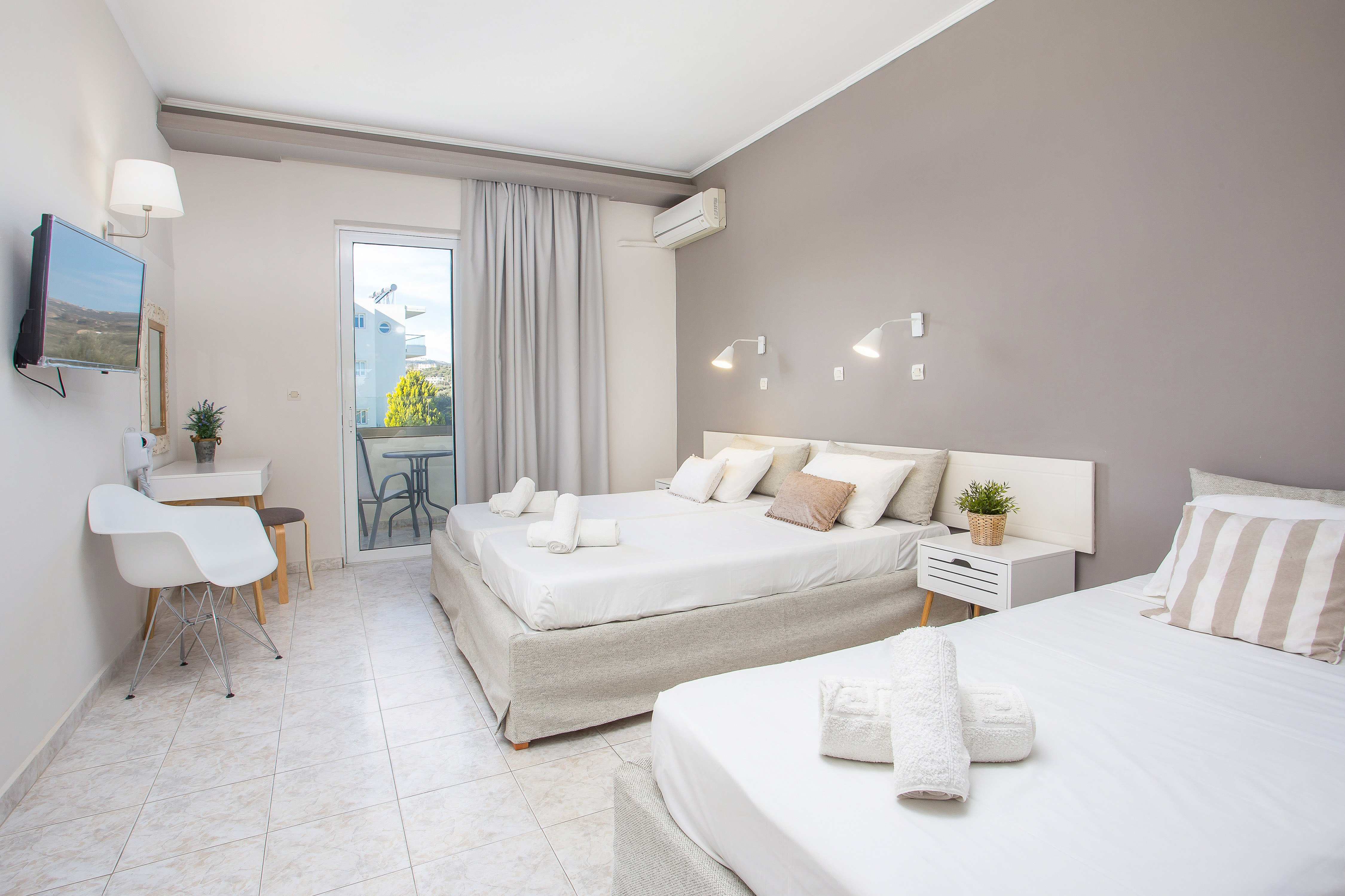 Standard Double Room with Balcony 4