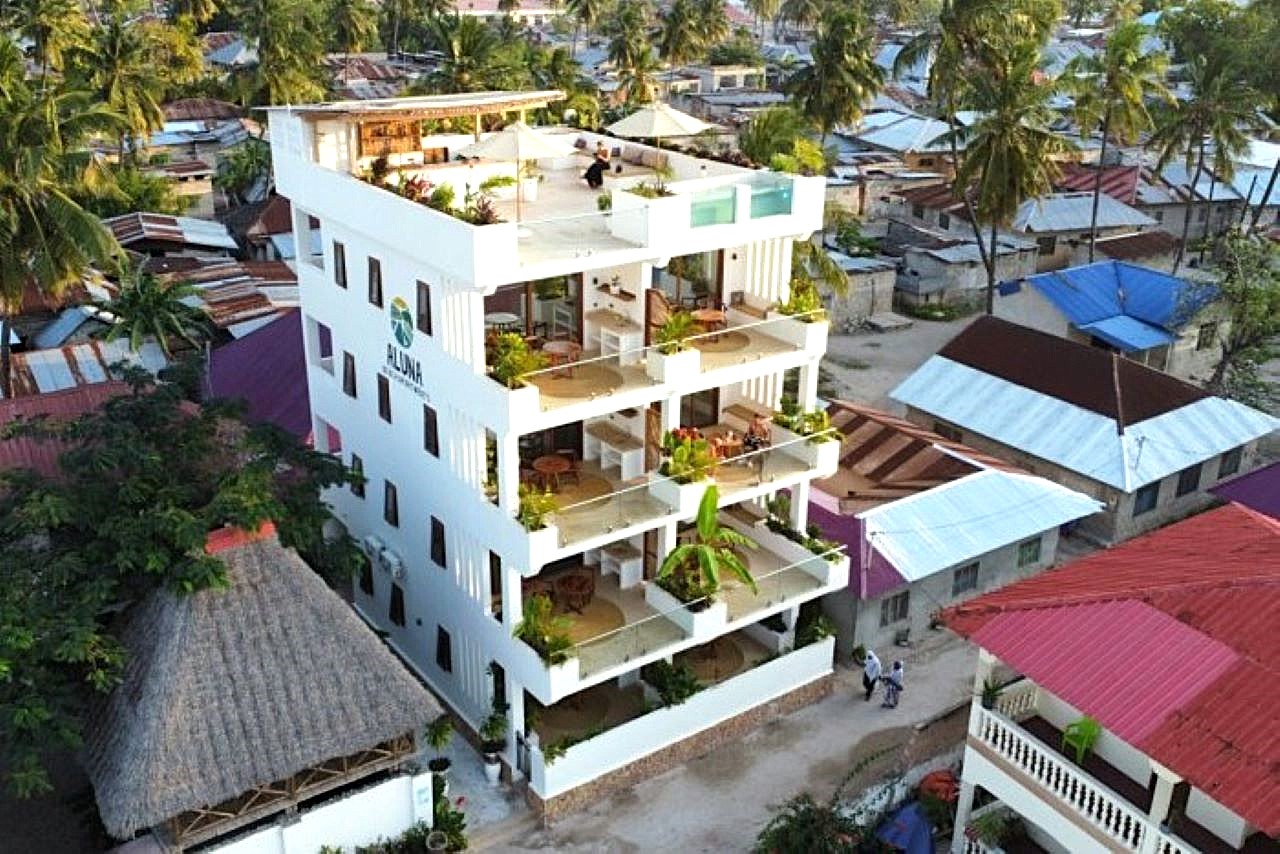 Aluna Beach Apartments