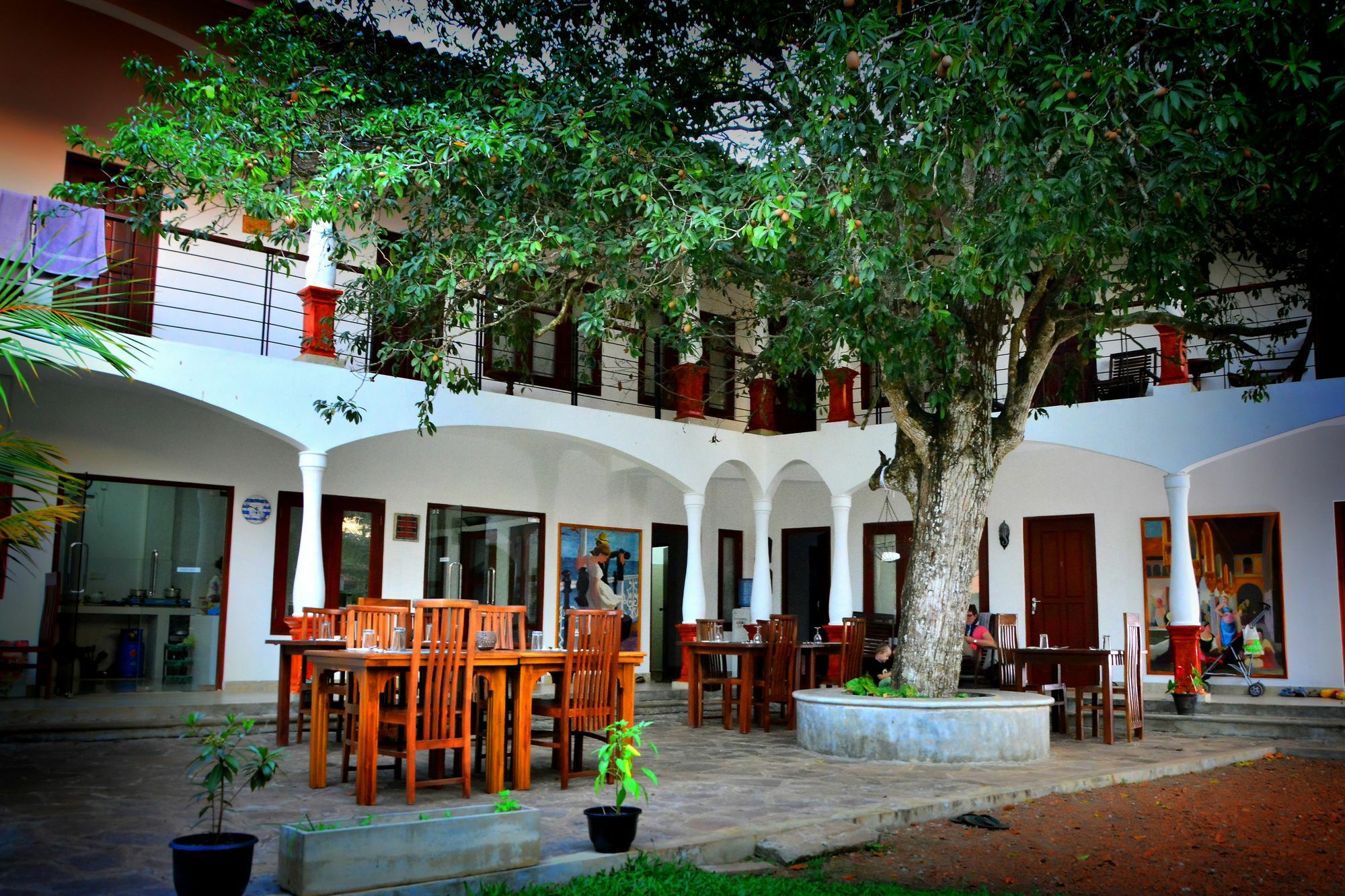 Lucas Memorial Hotel