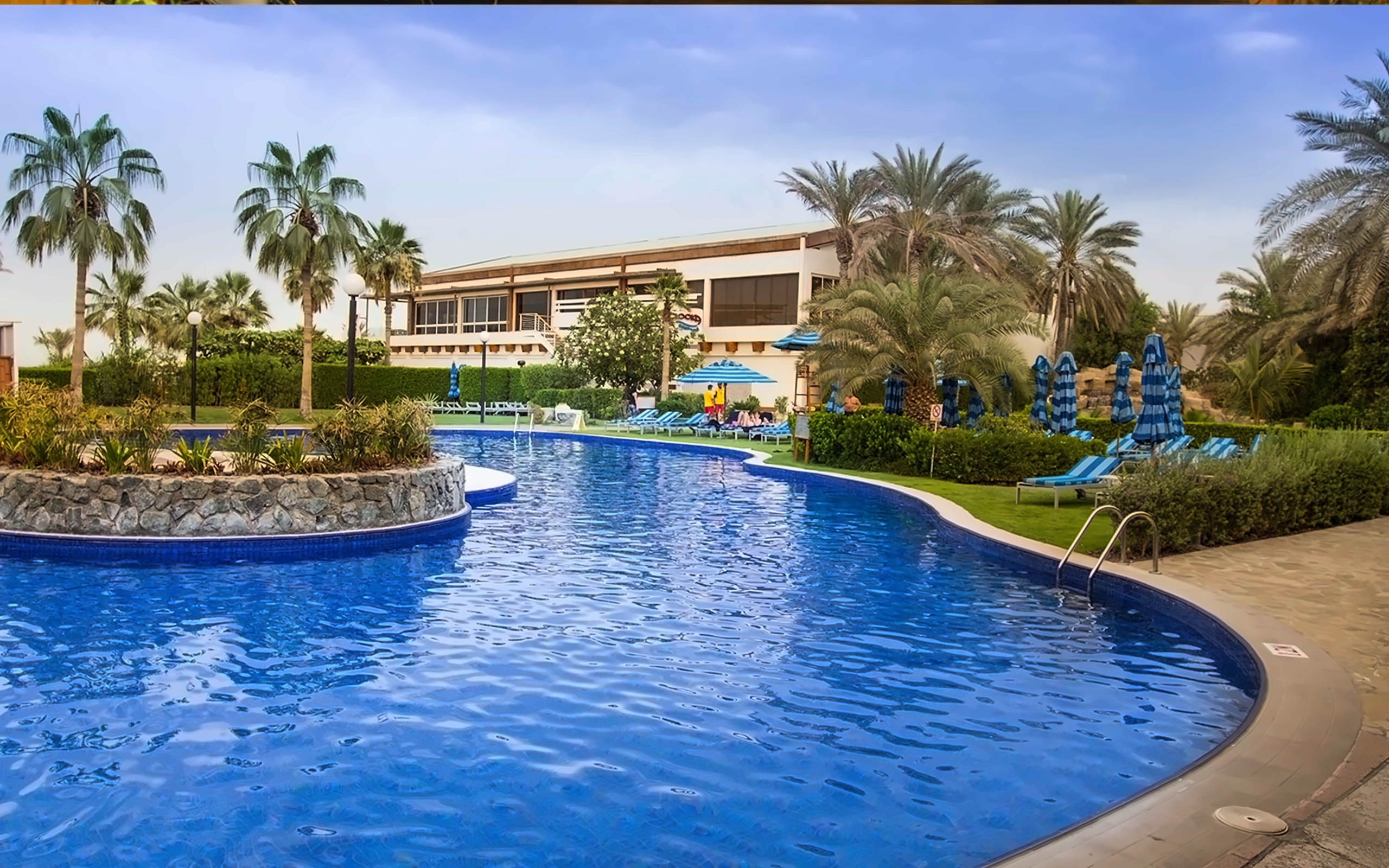 Dubai Marine Beach Resort & Spa
