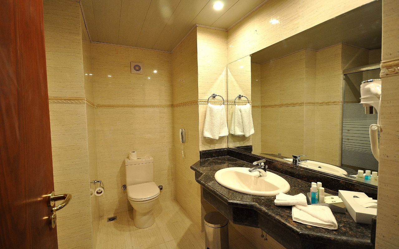 Family Room 4