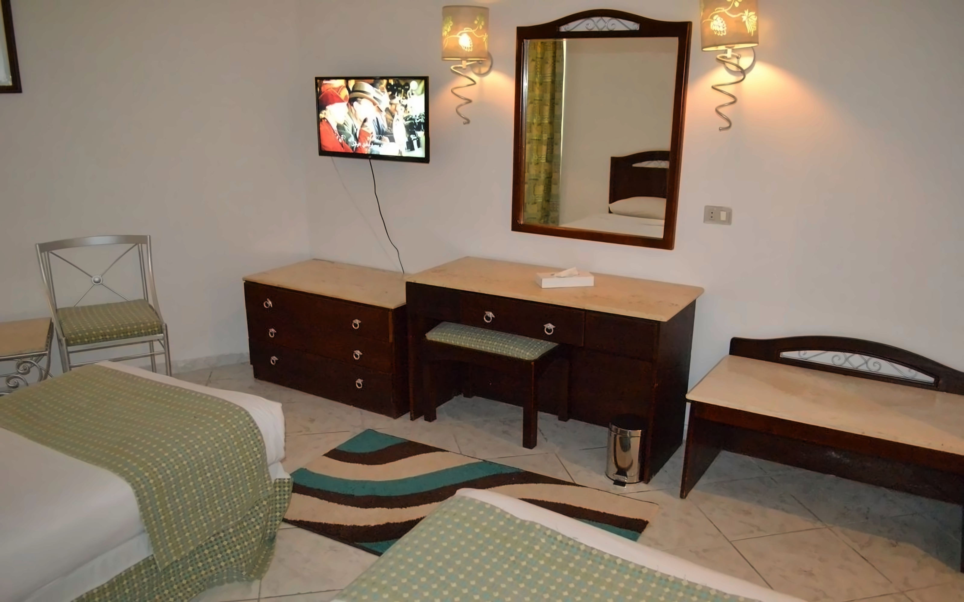 Family Room 4
