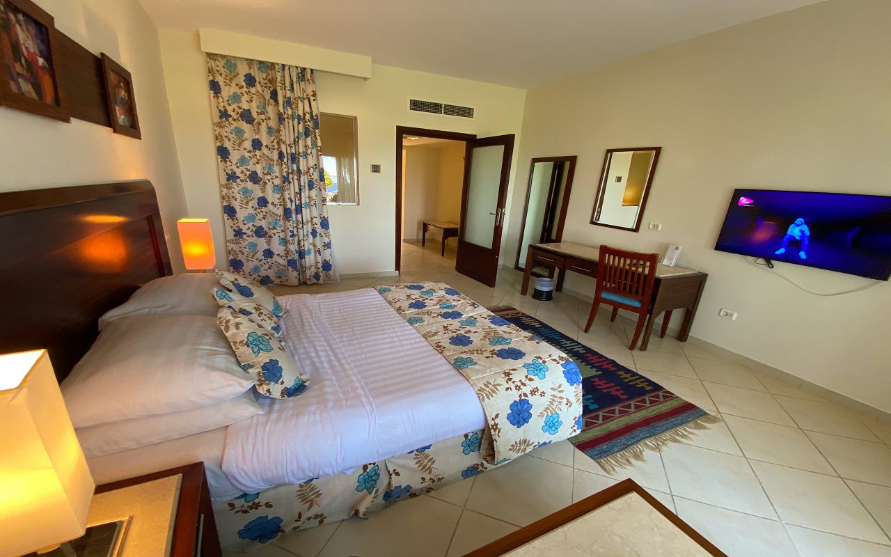 Family Room Beach Front 3