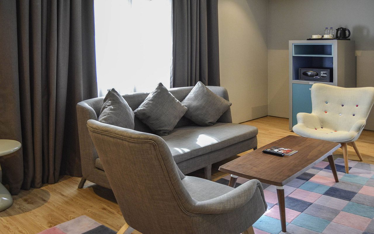 Executive Suite 2