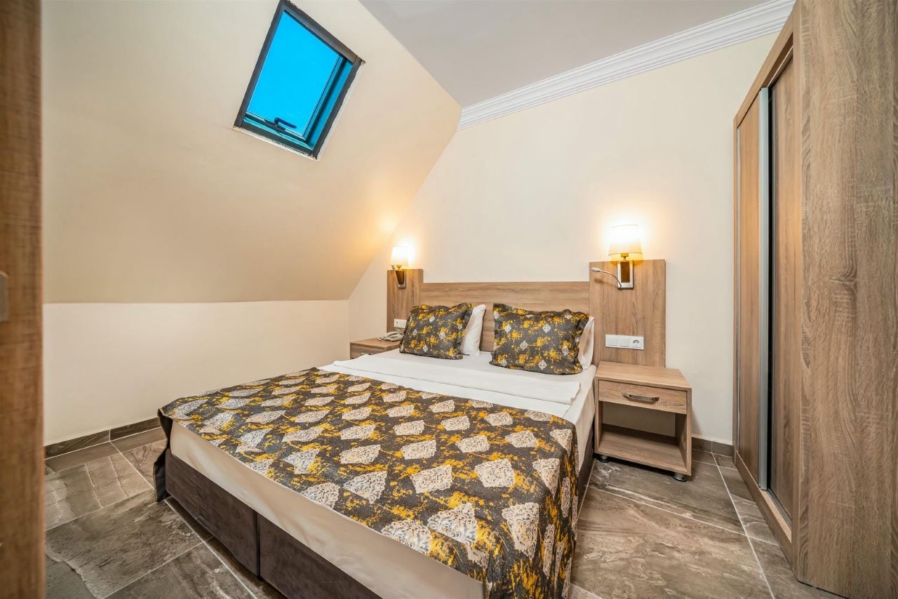 Economy Room 1