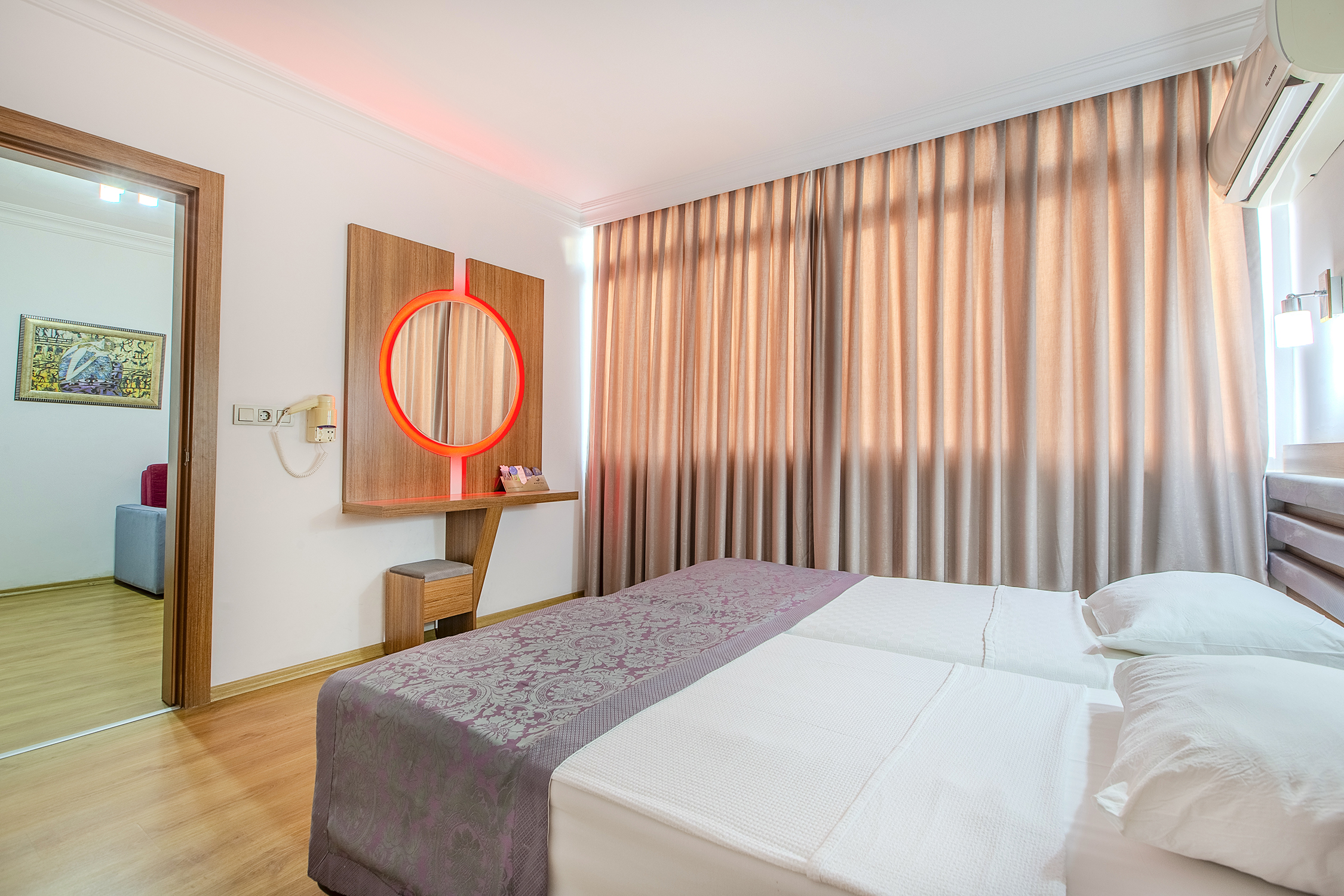 Suite Room 2
