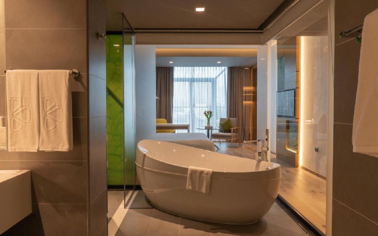 Courtyard Suite 4