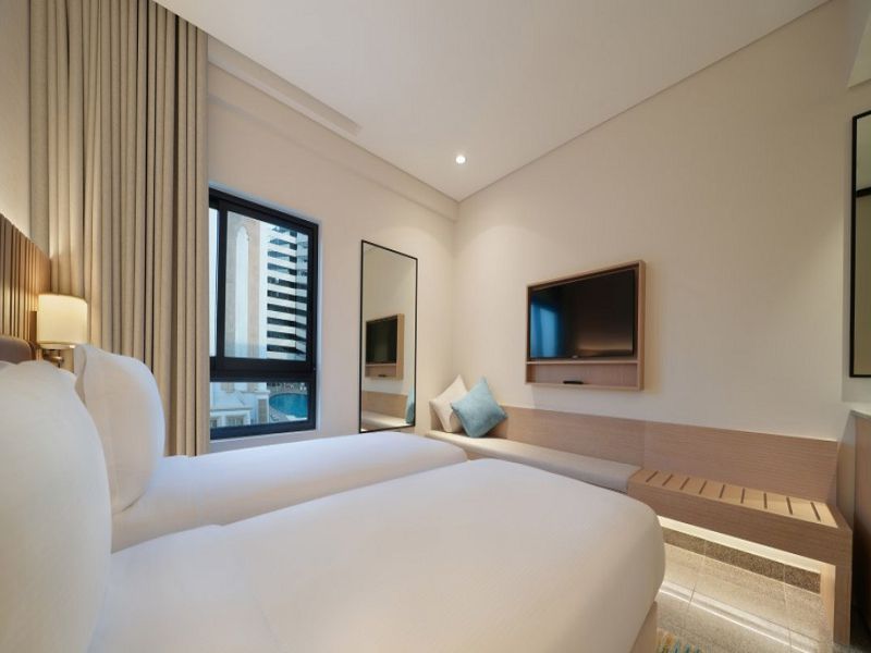 King Bedroom Pool View 1