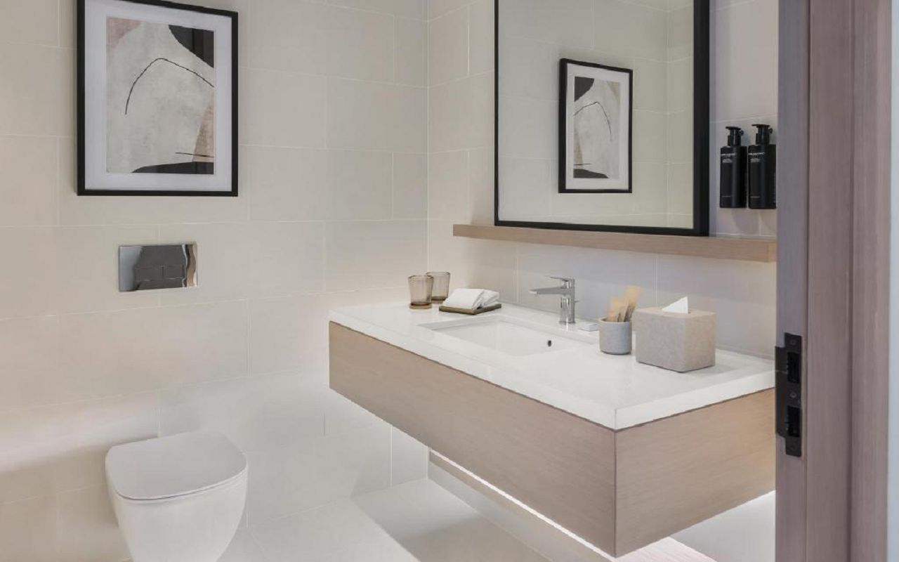 Deluxe City View Suite 4