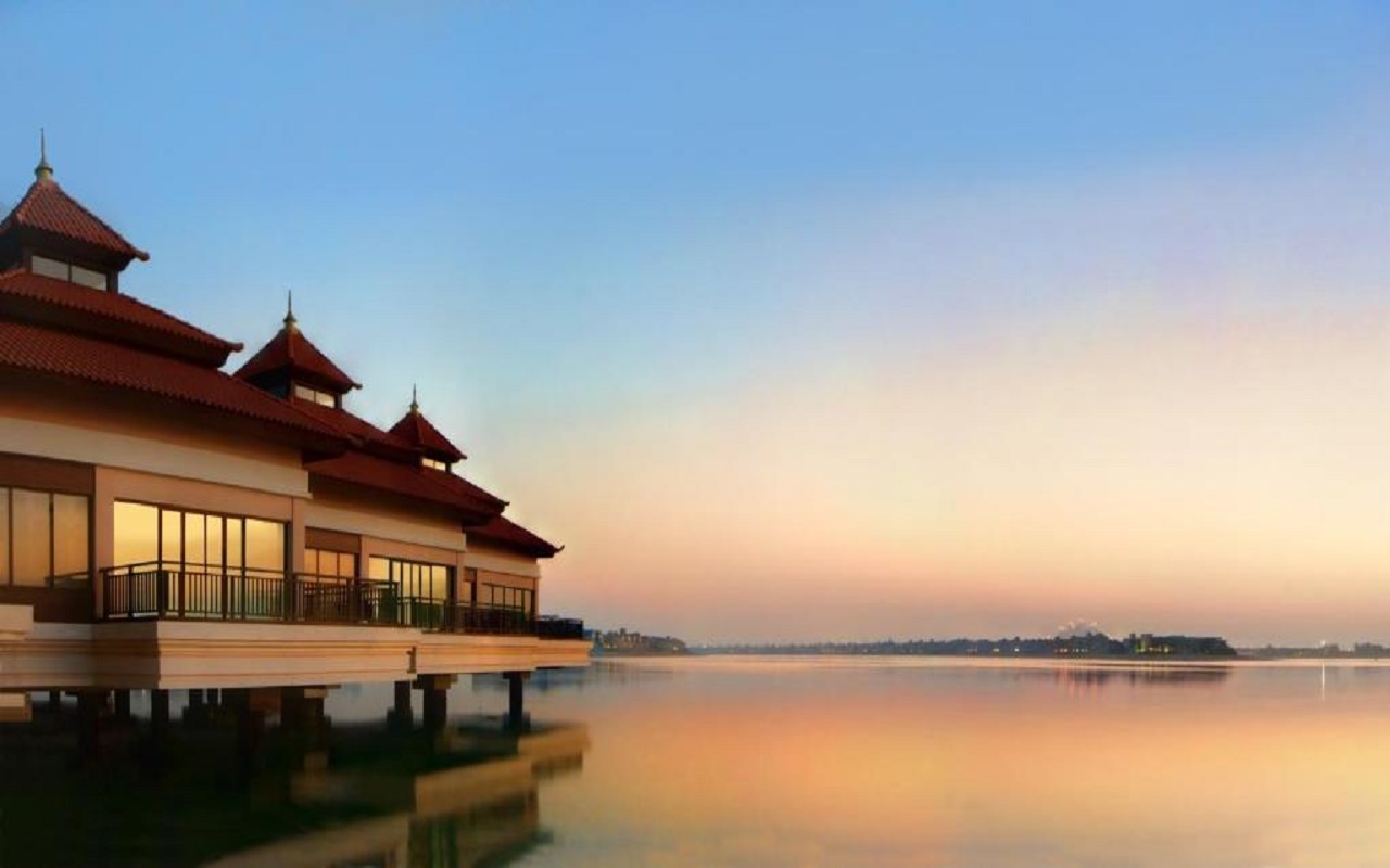 One Bedroom Overwater Villa 3