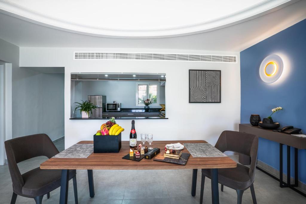 Master Suite 3