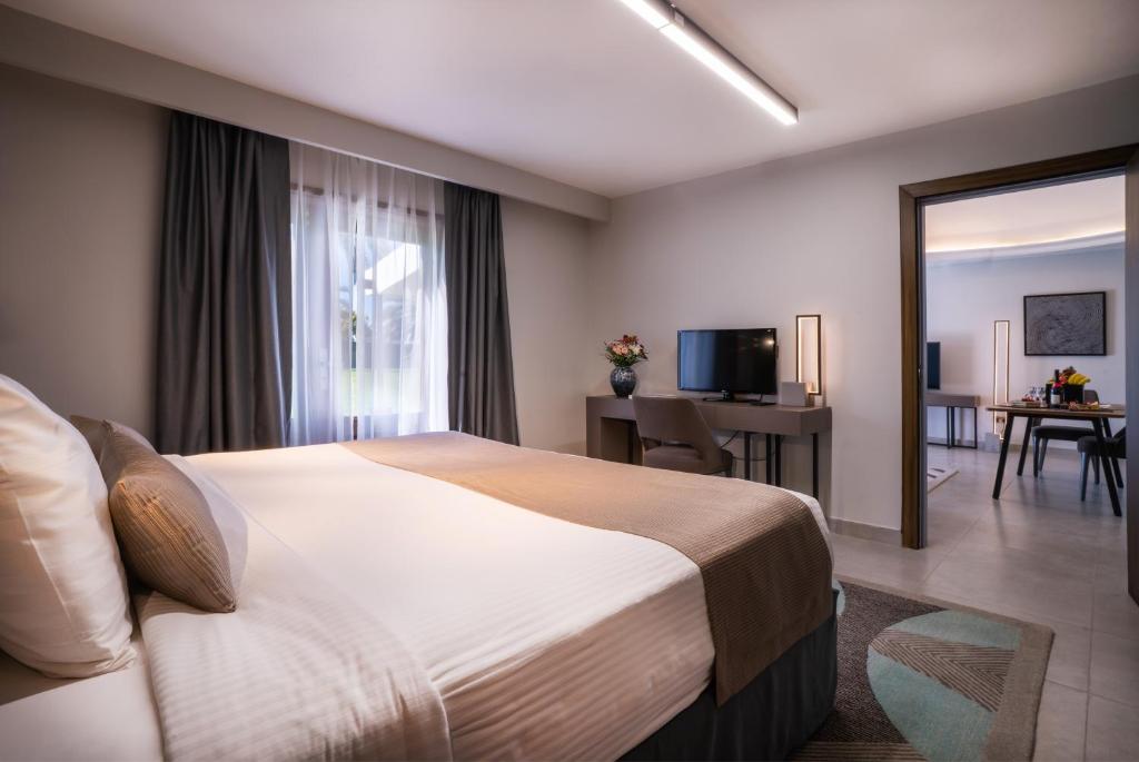Master Suite 4