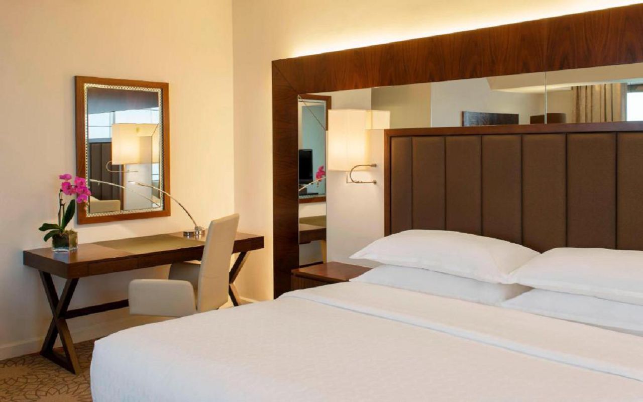 Executive Suite 4