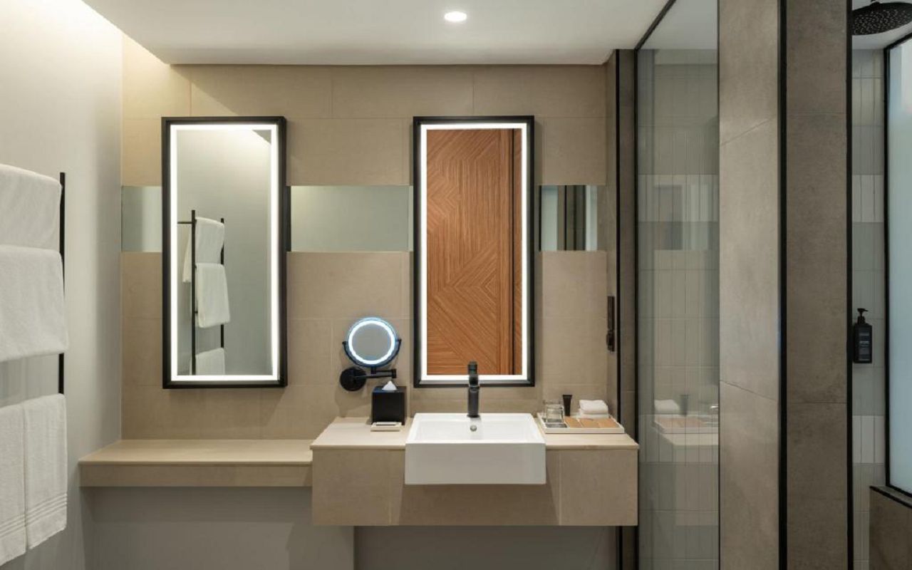 Deluxe Room 3