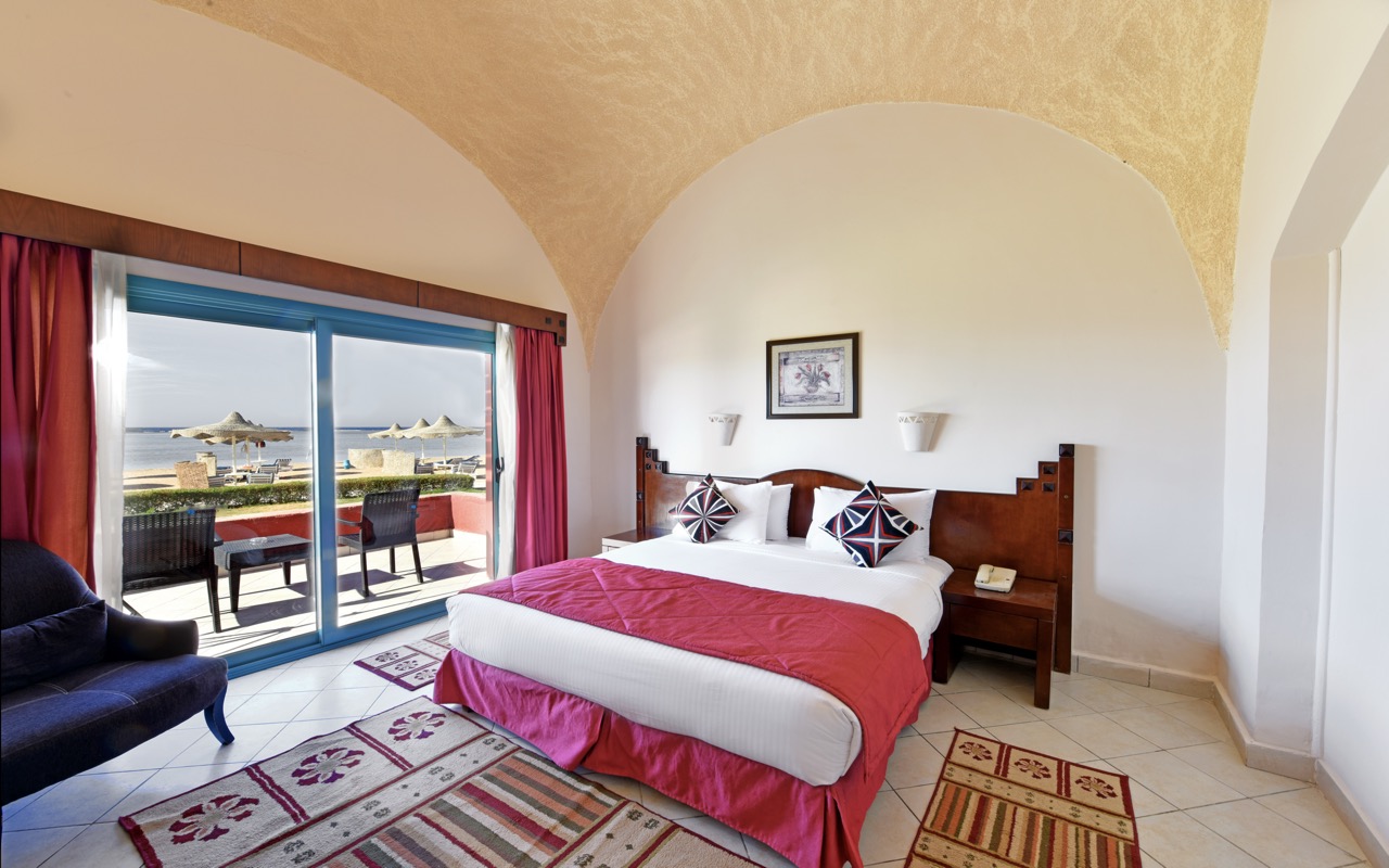 Family Room Beach Front 1