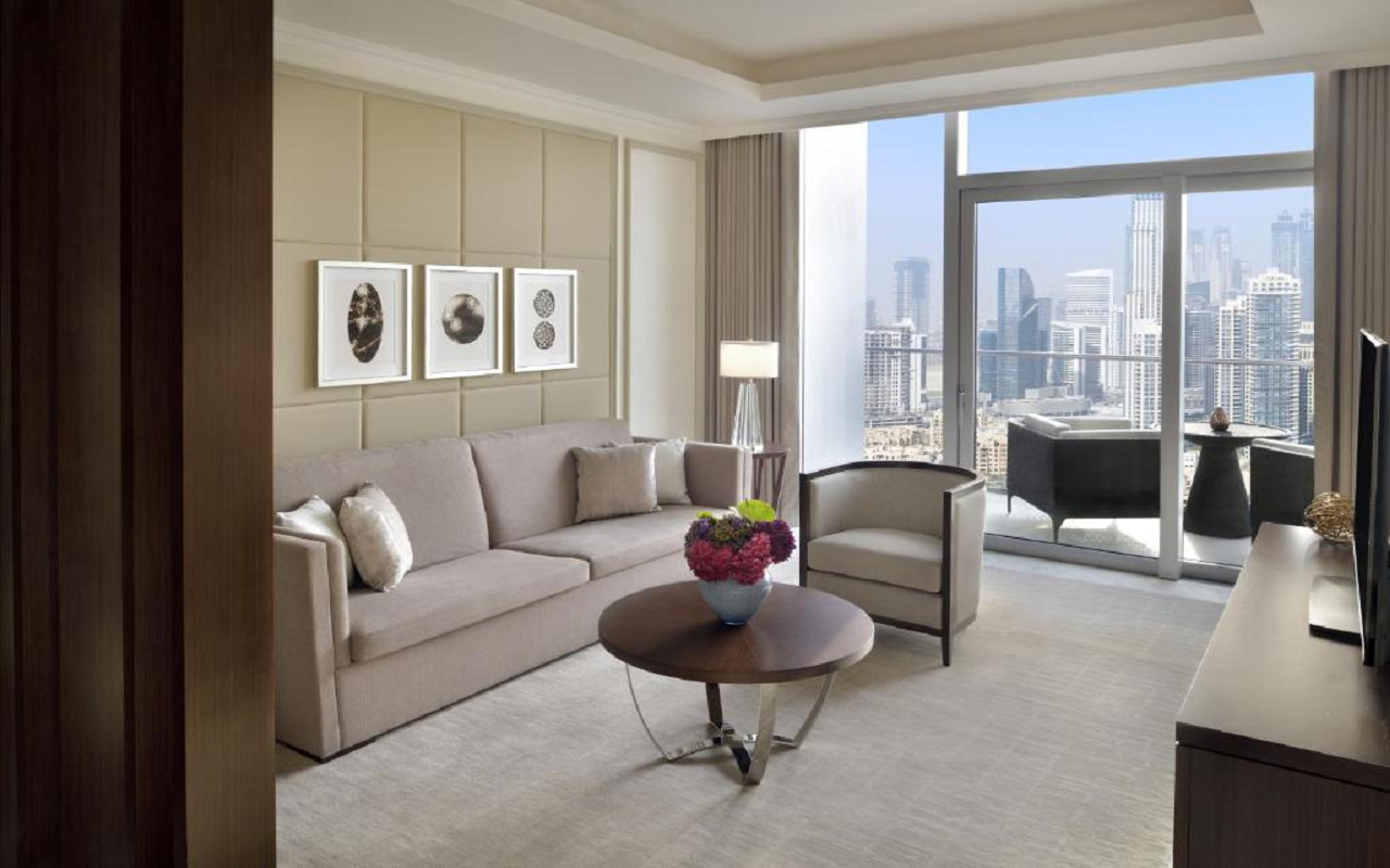 Premier Suite Fountain View 3