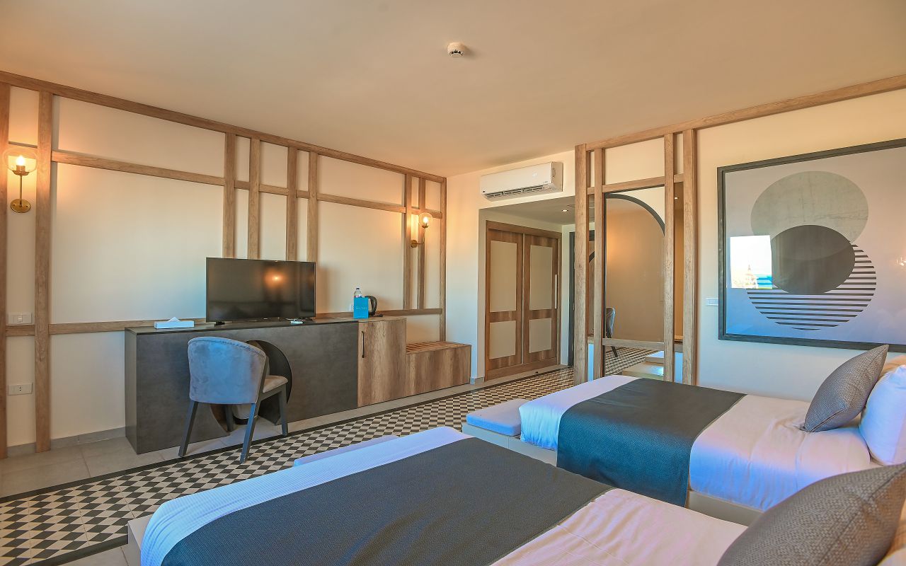 Deluxe Sea View Room 3