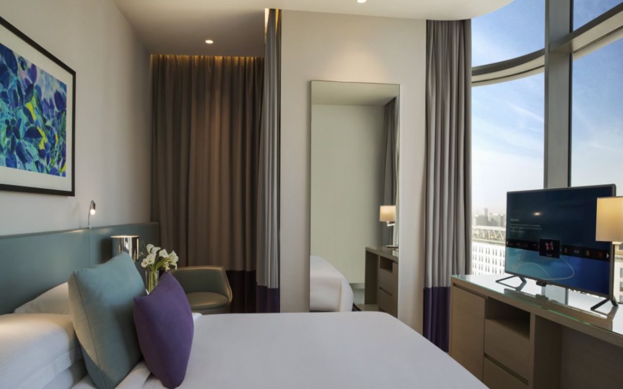Spacious one bedroom suite 3