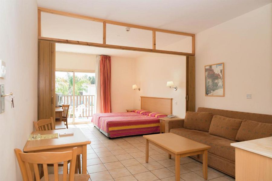 Studio Apartment Inland View 2